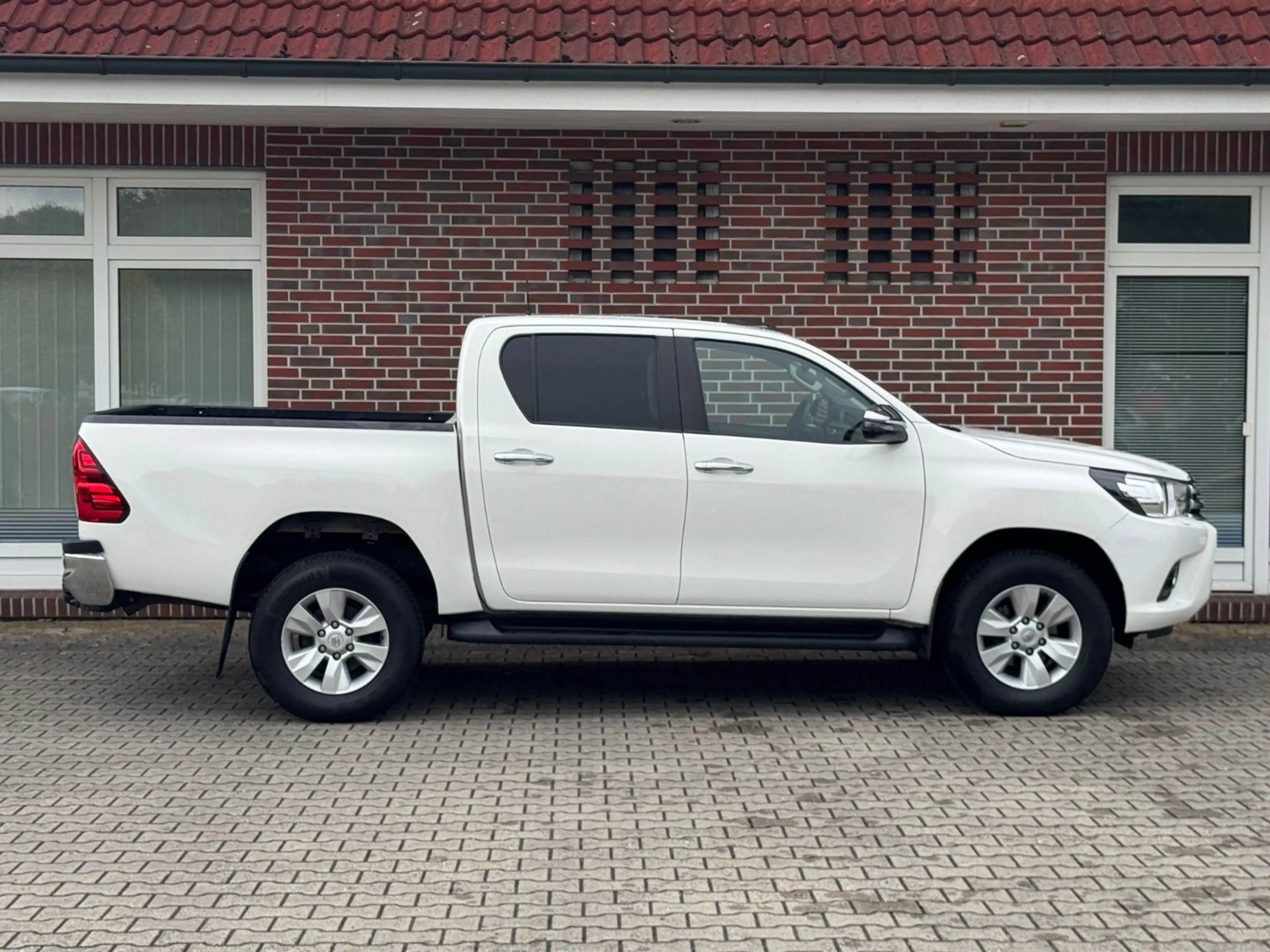 Toyota Hilux Double Cab Duty 4x4*R-KAMERA*AHK* — photo 5