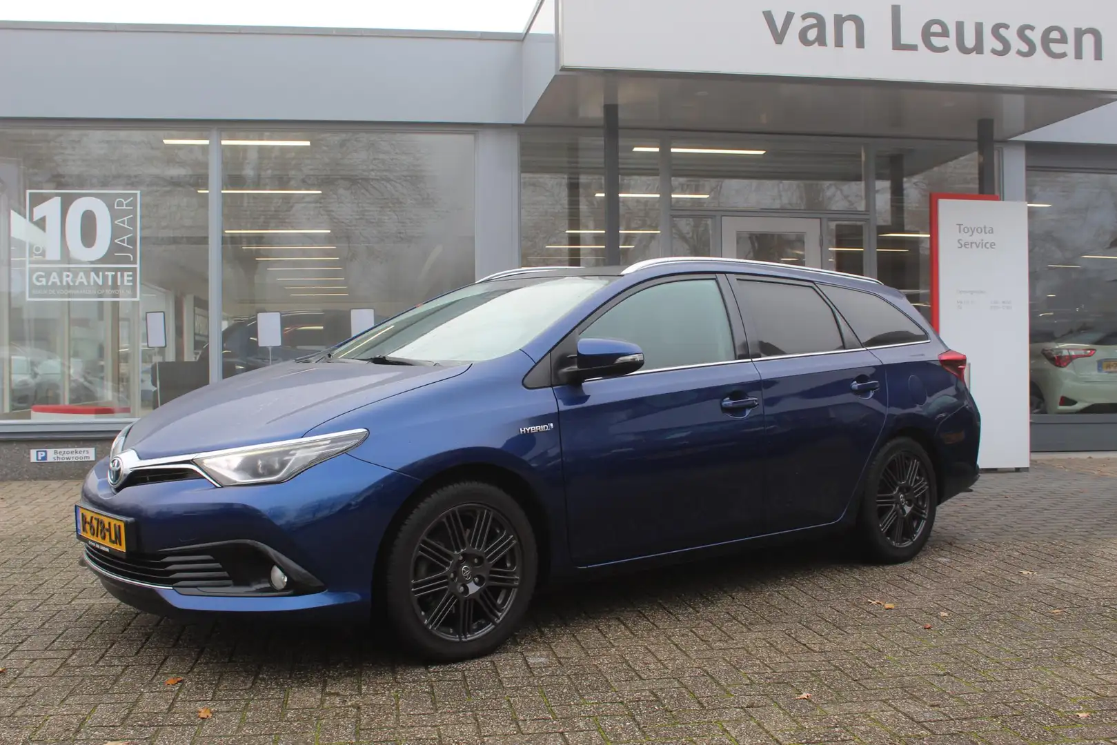 Toyota Auris Touring Sports 1.8 HYBRID LEASE PRO TREKHAAK PANOD Blau - 1
