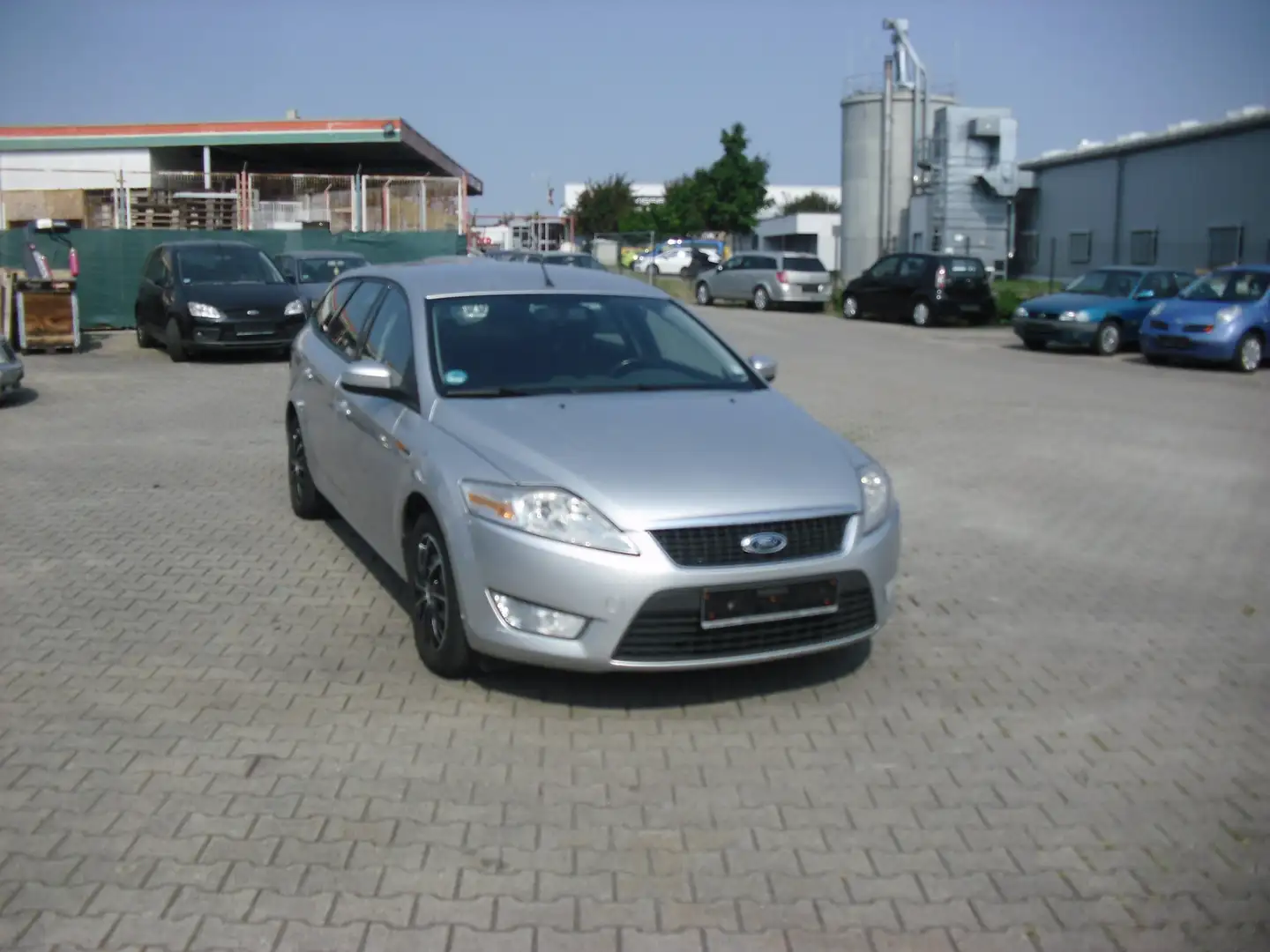Ford Mondeo Mondeo Turnier Diesel Turnier 2.0 TDCi Ghia X Grau - 2