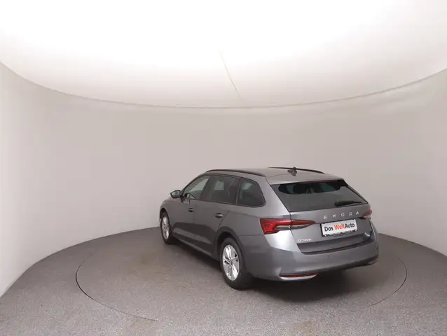 Skoda Octavia view 6
