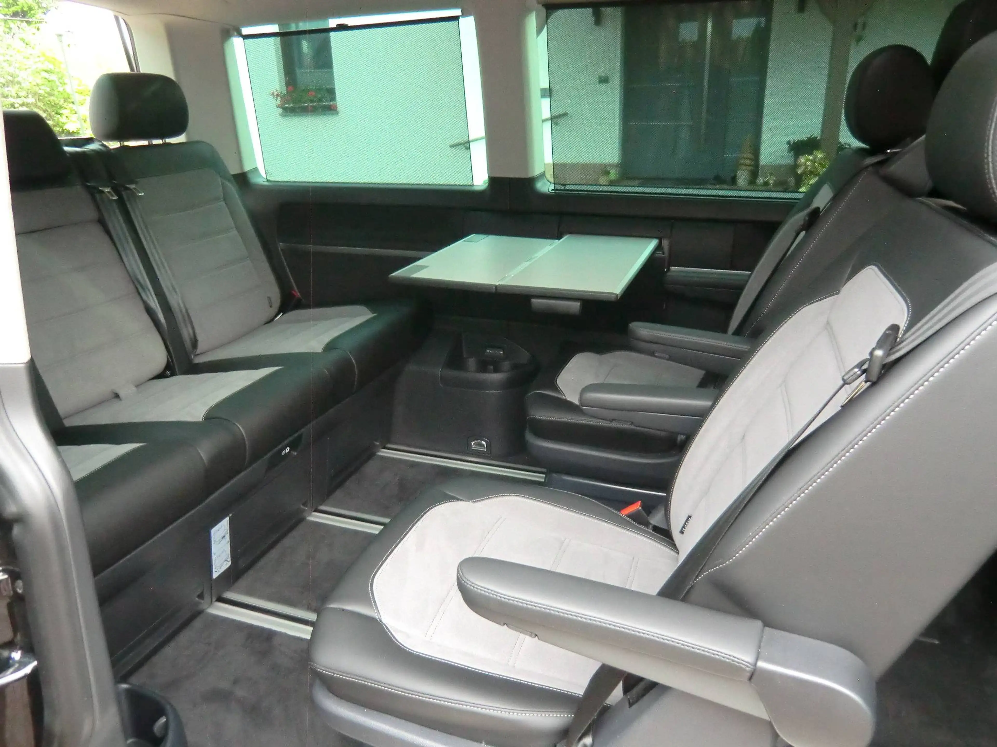 Volkswagen T6.1 Multivan Multivan G. Six, 1.Hd., unfallfrei, sg.Zustand, LED, 7 Sitze uvm. — photo 11