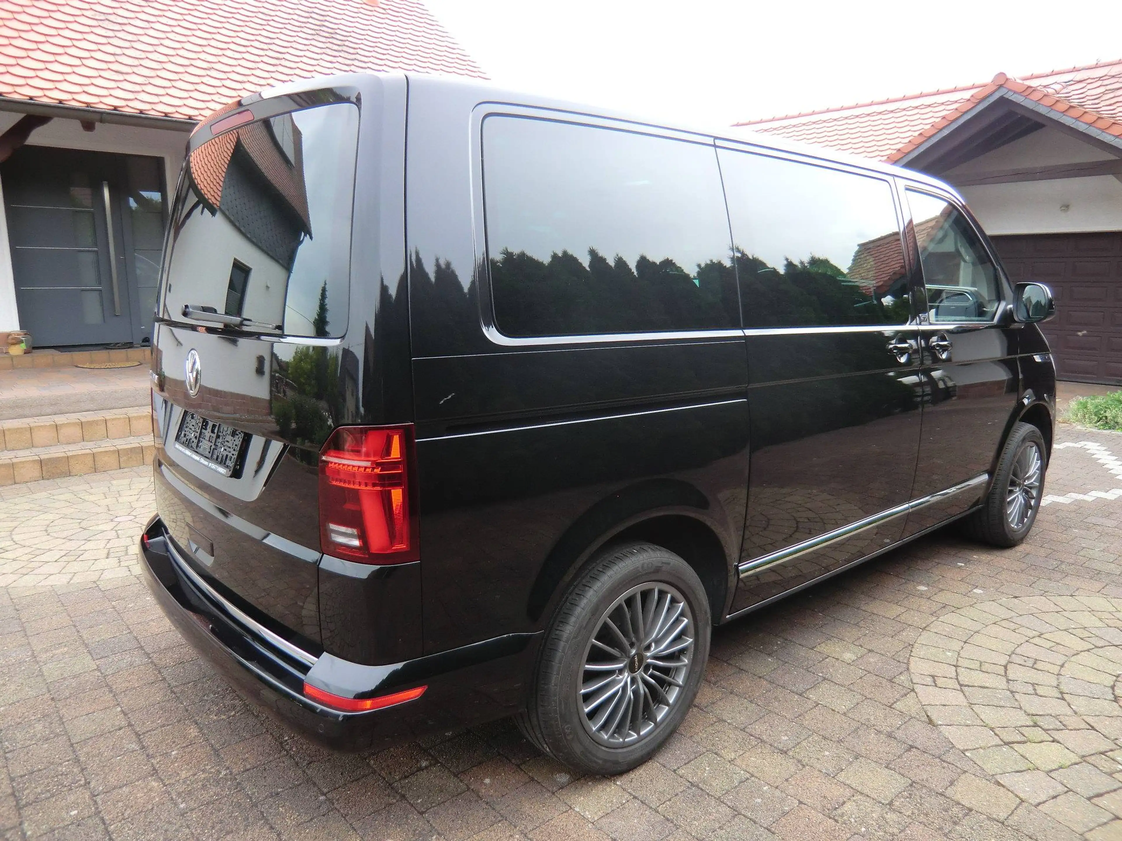Volkswagen T6.1 Multivan Multivan G. Six, 1.Hd., unfallfrei, sg.Zustand, LED, 7 Sitze uvm. — photo 4