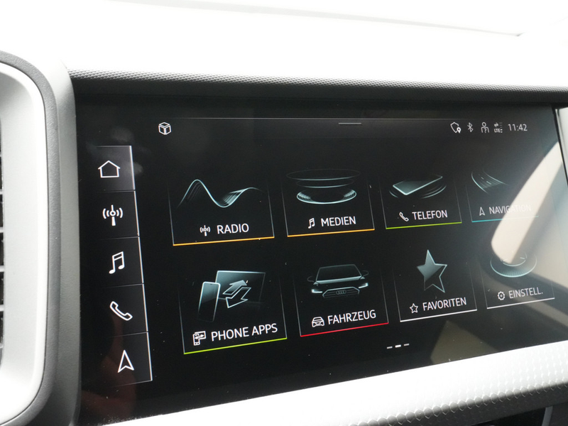 Audi A1 Sportback S line S-TRON VIRT CARPLAY SHZ P — photo 6