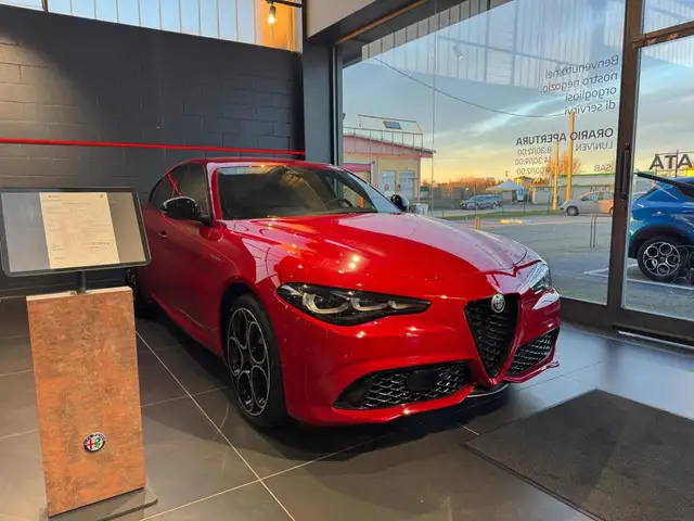 Alfa Romeo Giulia 2.2 Turbodiesel 210 CV AT8 AWD Q4 Veloce