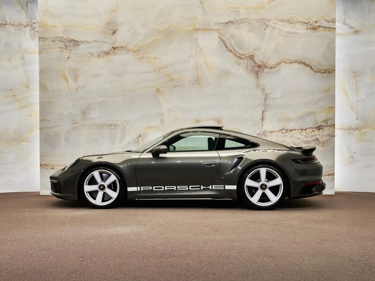 Porsche 992 Coupé 3.8 Turbo 50 Years, Heritage Design, 21", pa Groen - 2