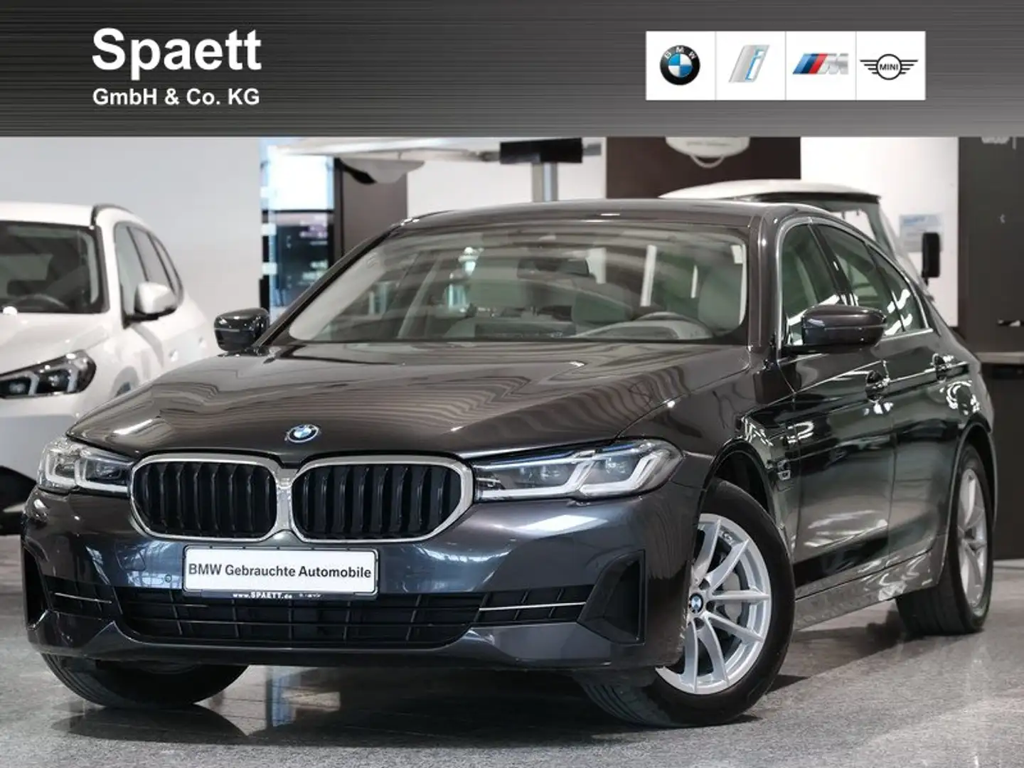 BMW 530 e Lim. Laser HUD RFK DAB DrivAss Grau - 1