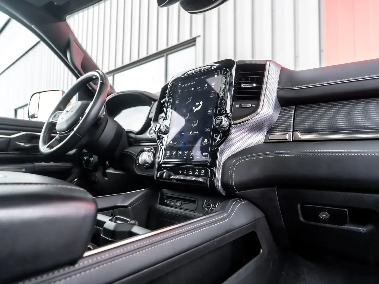 RAM 1500 снимка RAM 1500