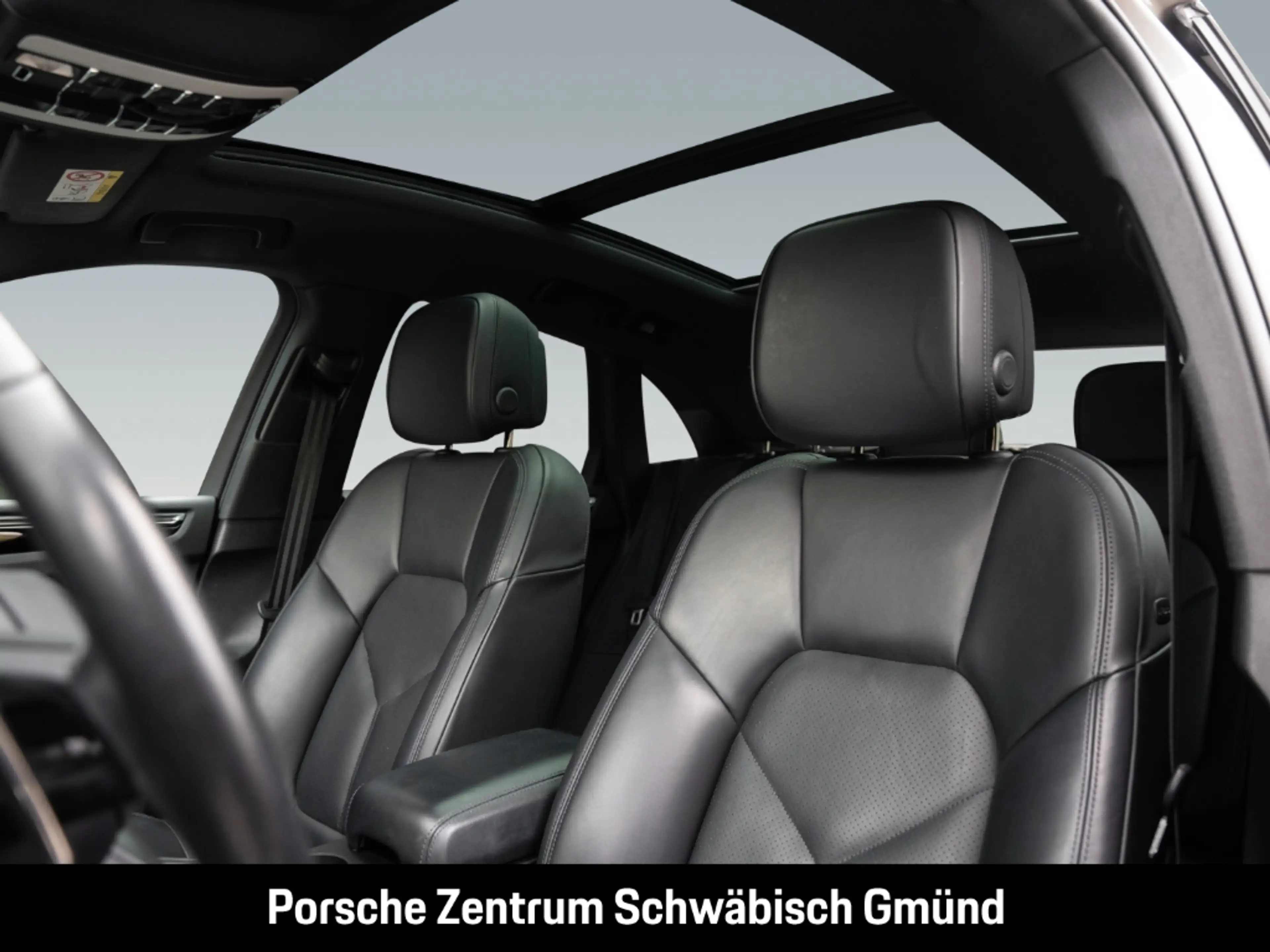 Porsche Macan S — photo 6