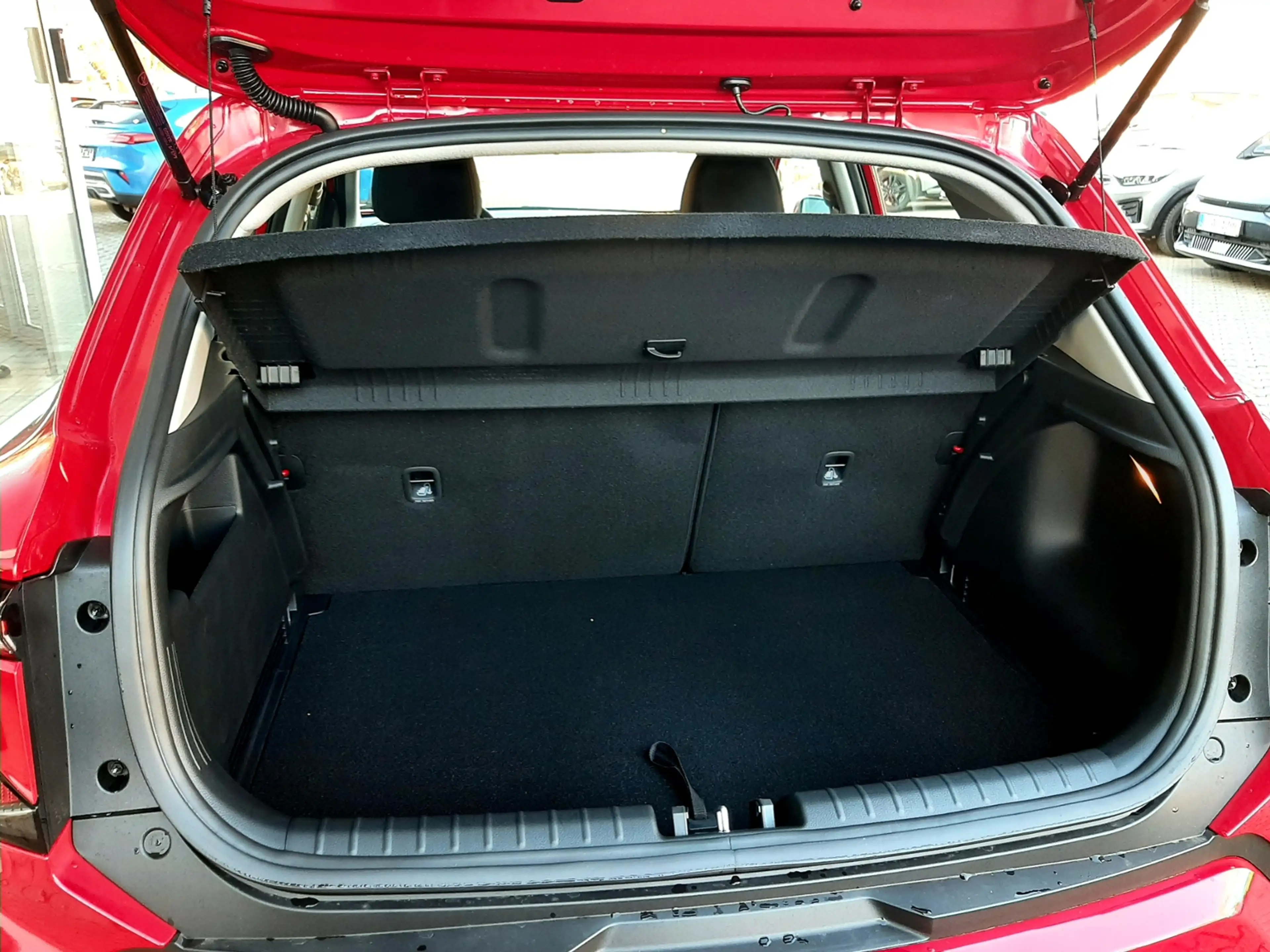 Kia Stonic 1.0T MT 100 Spin NAVI LENKRADHEIZUNG MJ26 — photo 12