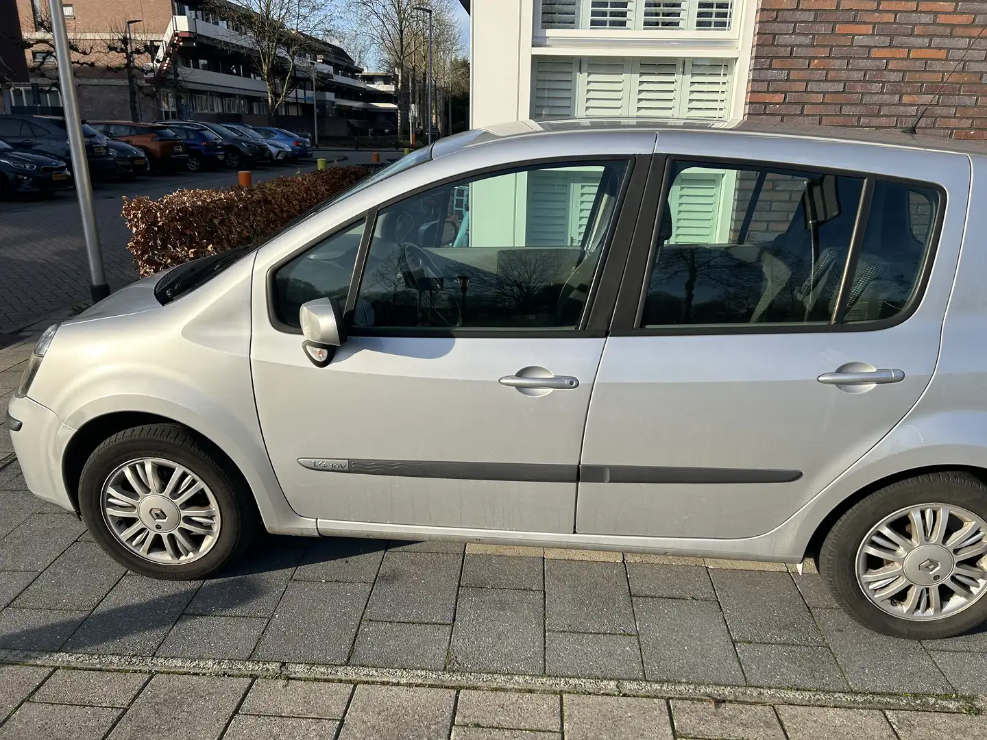 Renault Modus 1.4-16V Dynam.Luxe Grijs - 2