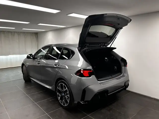BMW M view 11