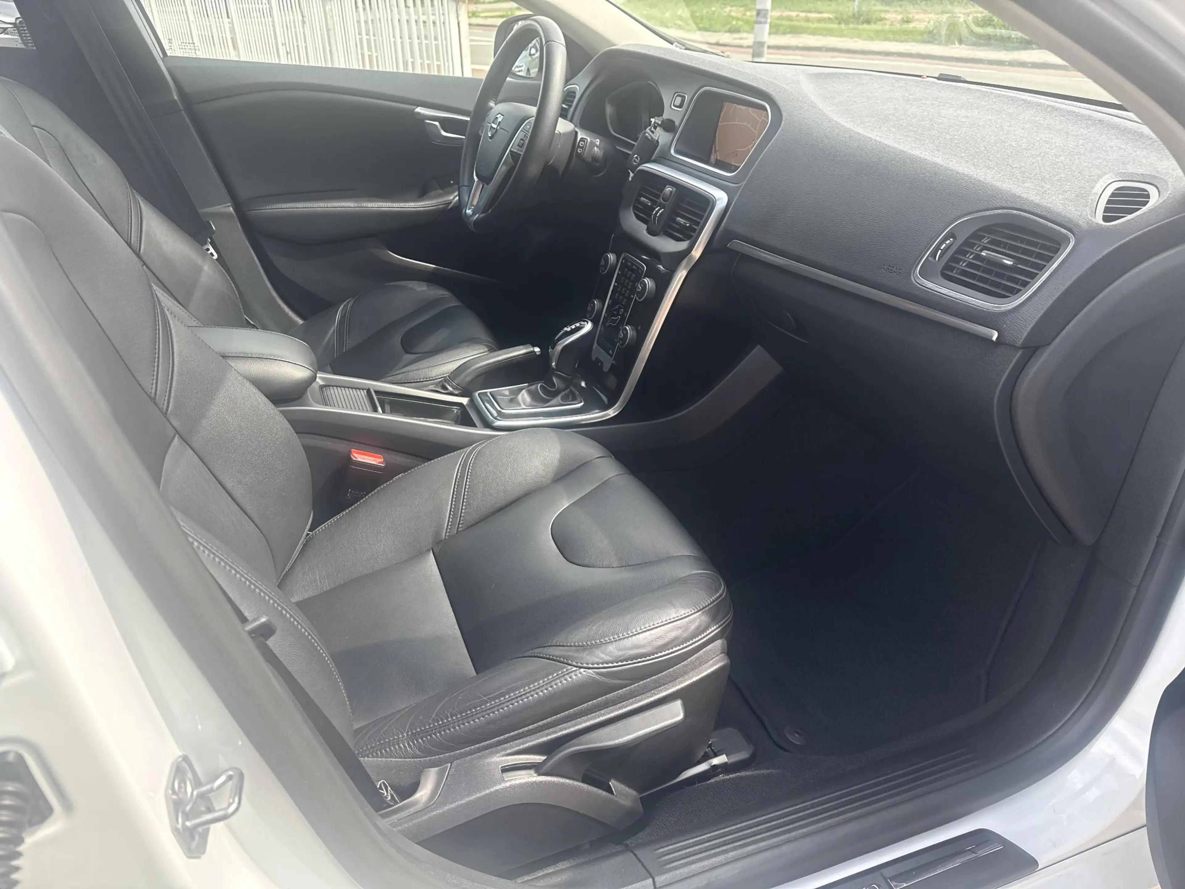Volvo V40 1.5 T2 Geartronic — photo 8