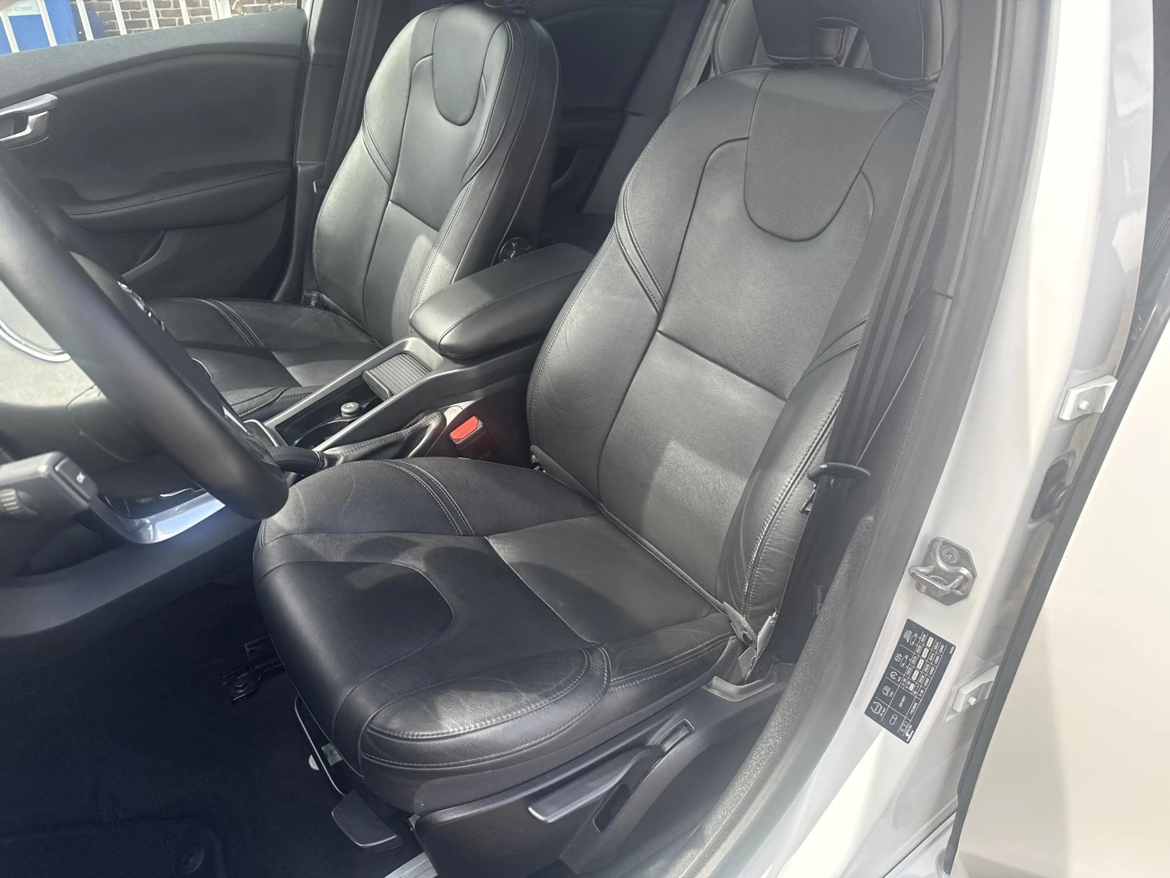Volvo V40 1.5 T2 Geartronic — photo 14