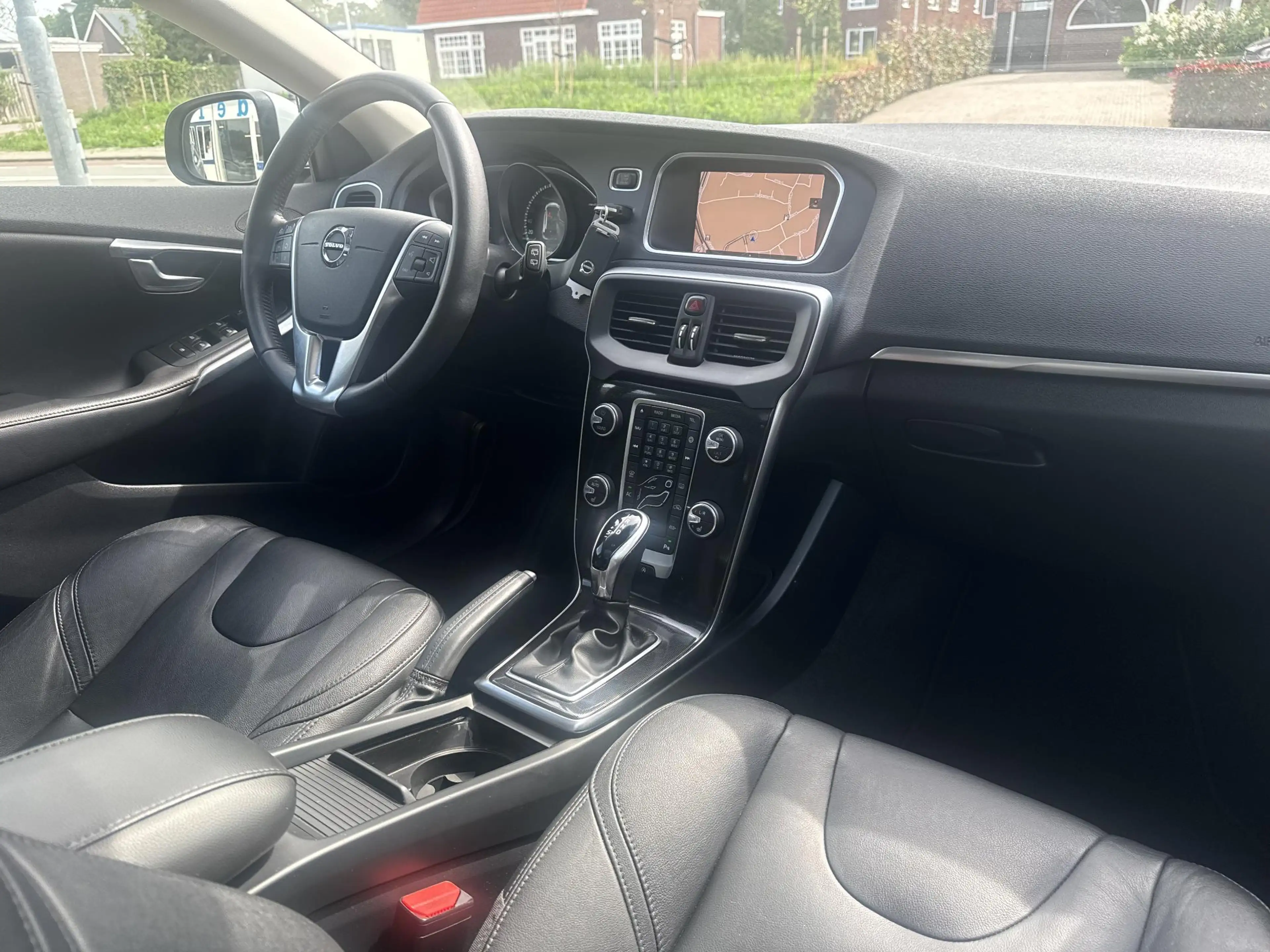 Volvo V40 1.5 T2 Geartronic — photo 10