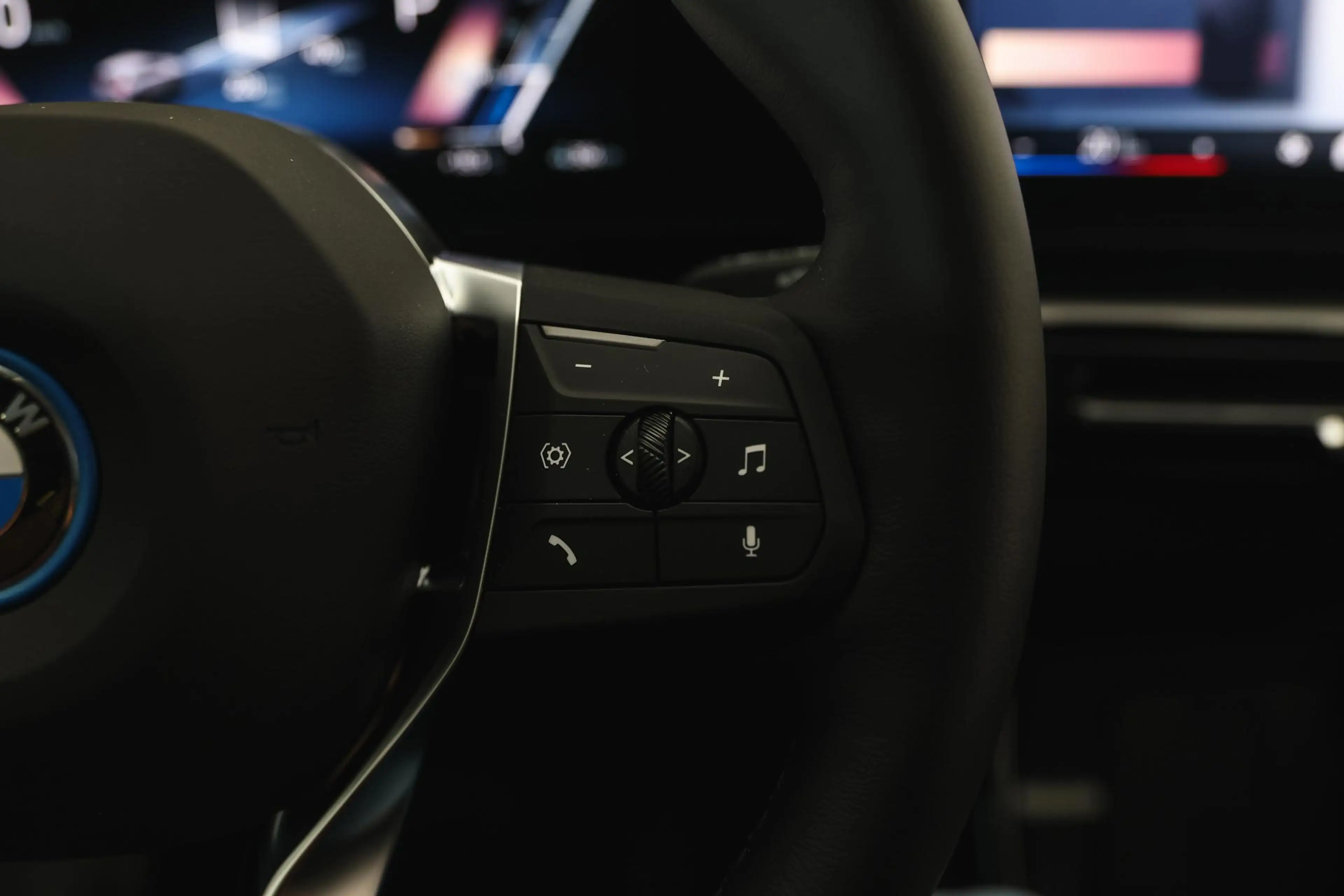 BMW iX1 eDrive20 xLine / Achteruitrijcamera / Adaptieve LE — photo 13