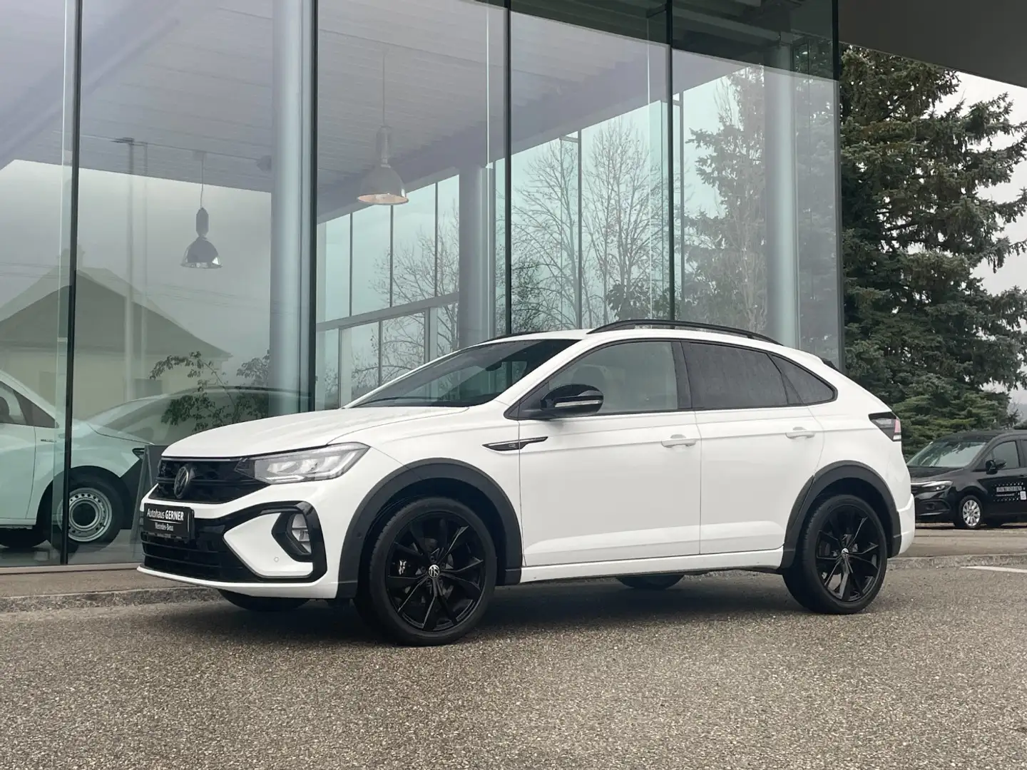 Volkswagen Taigo AUT Weiß - 2