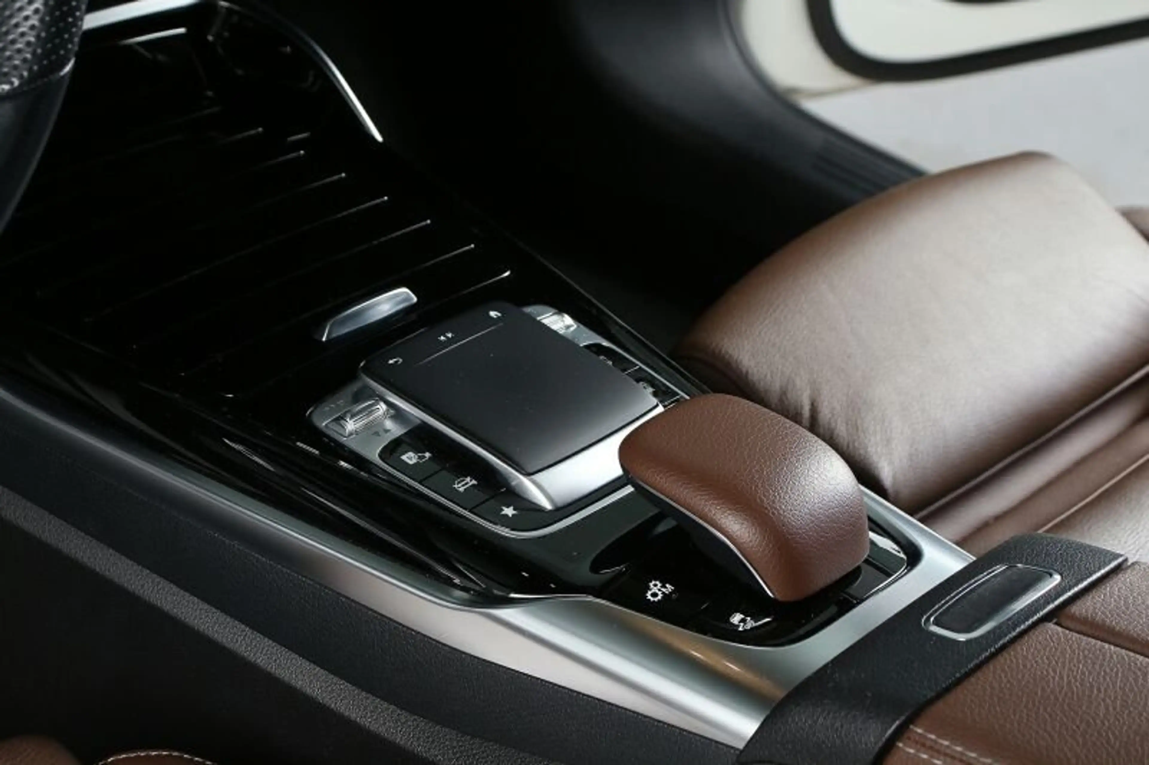 Mercedes-Benz A 35 AMG A35 AMG 4Matic Navi LED Burmester Panorama — photo 8