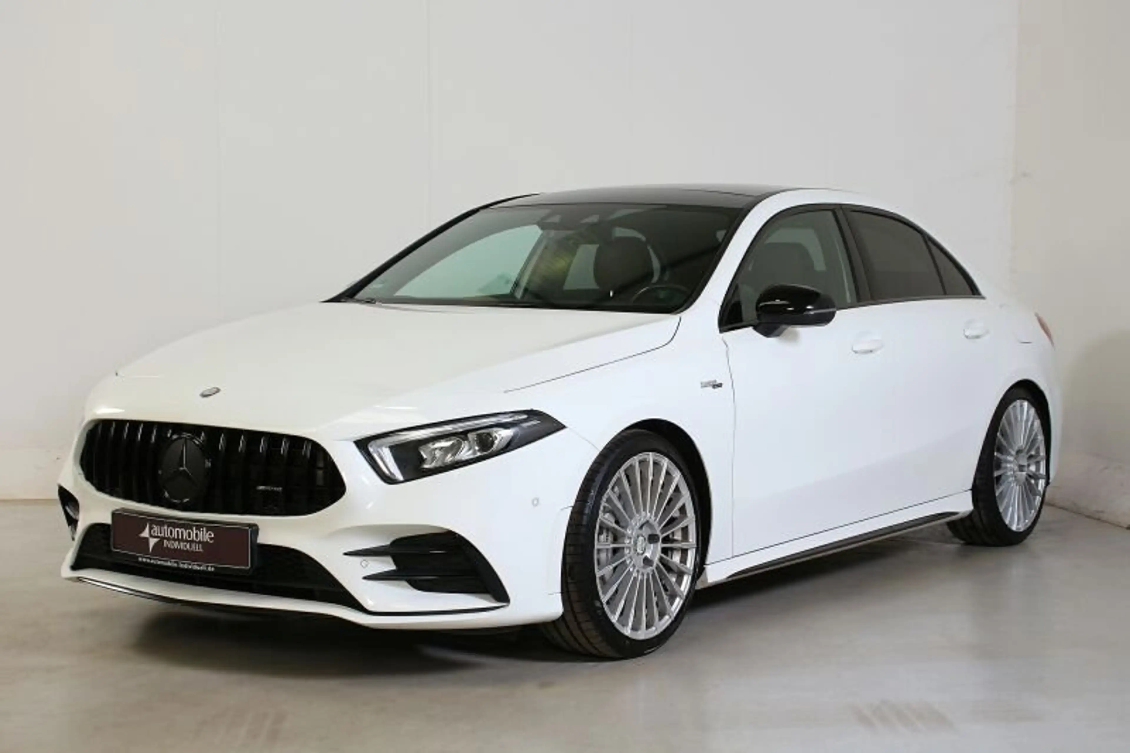 Mercedes-Benz A 35 AMG A35 AMG 4Matic Navi LED Burmester Panorama — photo 2