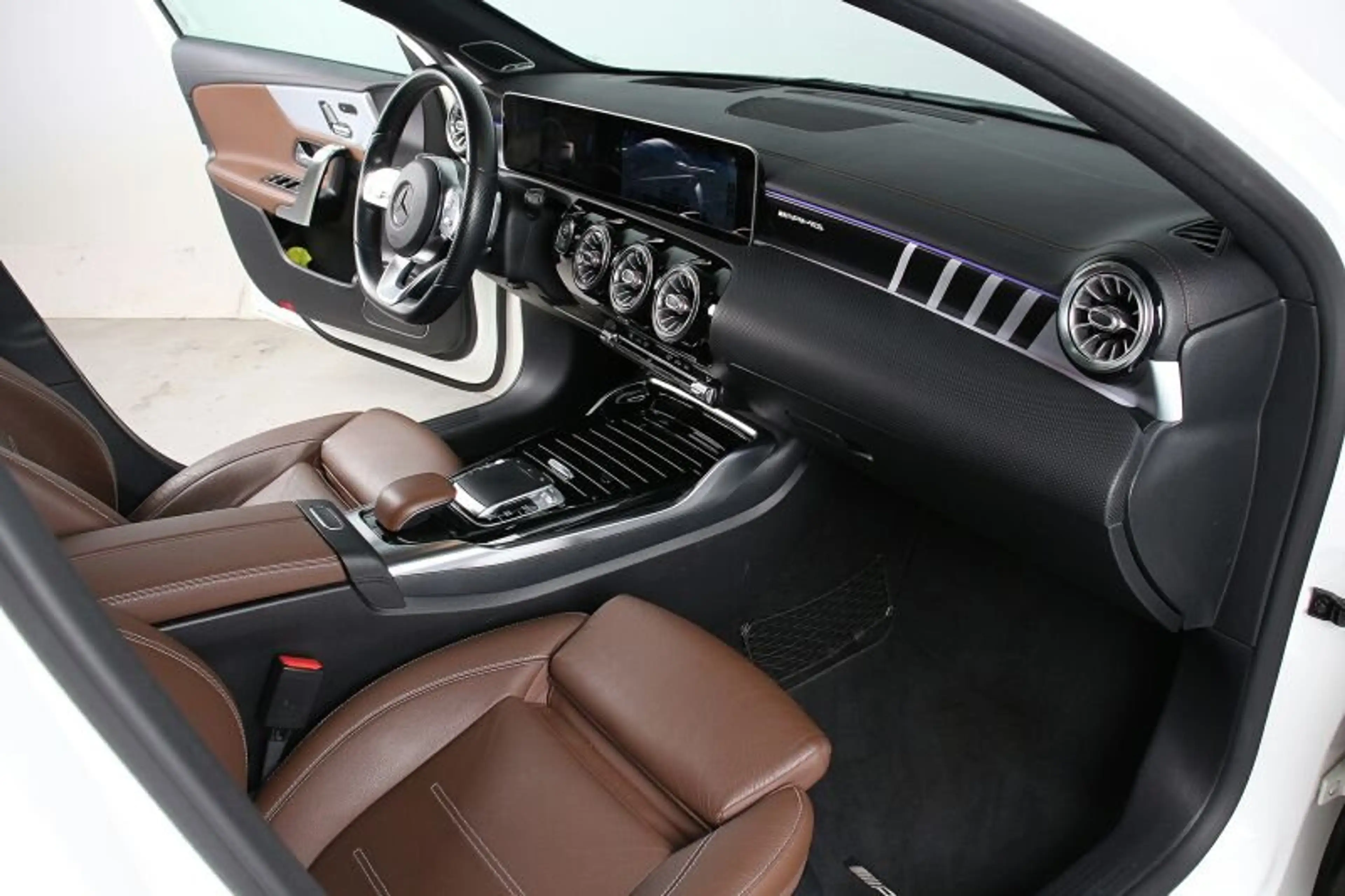 Mercedes-Benz A 35 AMG A35 AMG 4Matic Navi LED Burmester Panorama — photo 6