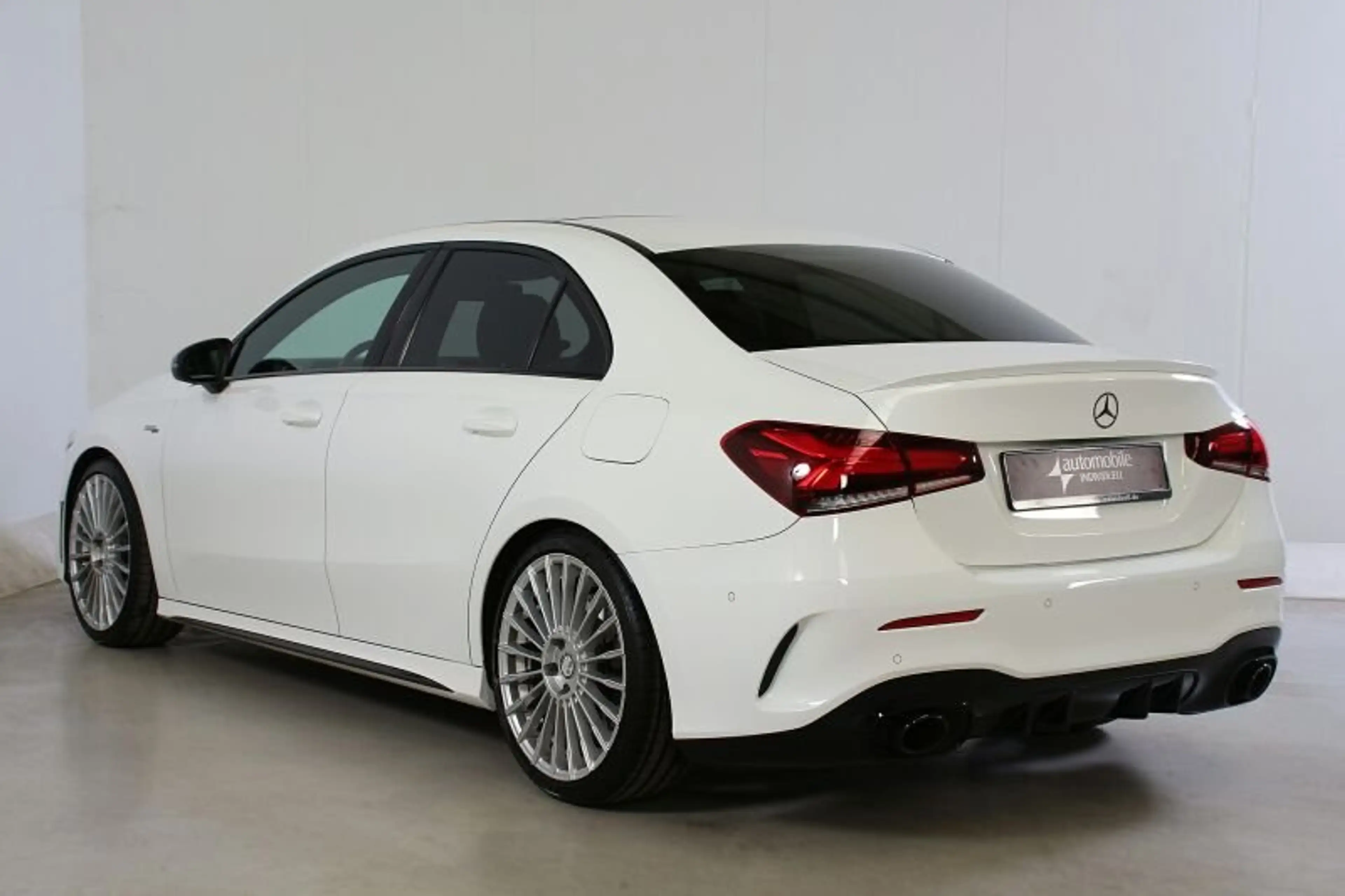 Mercedes-Benz A 35 AMG A35 AMG 4Matic Navi LED Burmester Panorama — photo 4