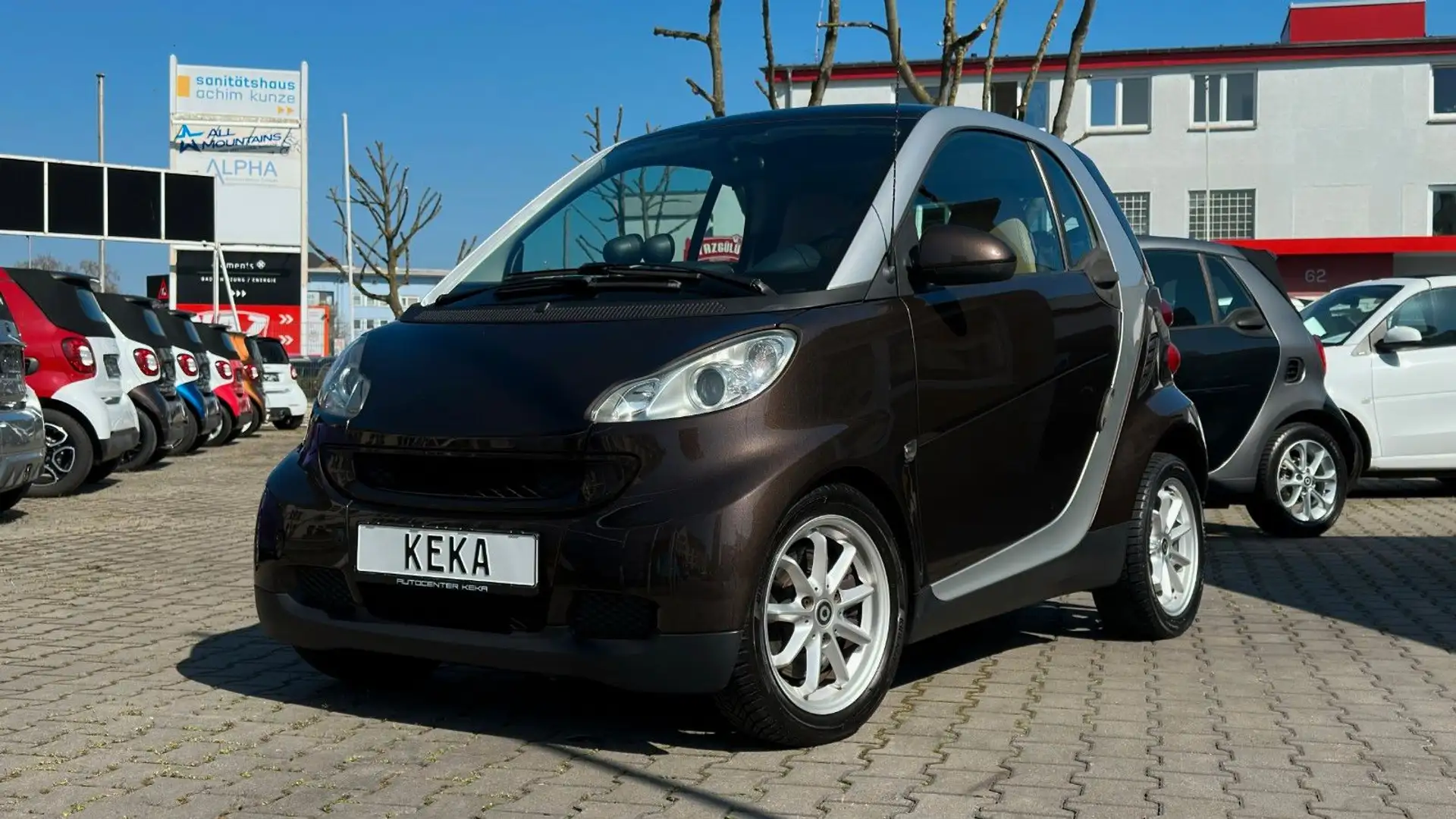 smart forTwo Coupé Aut. LIMITED EDITION 10! PANO! KLIMA! SHZ! Marrón - 1