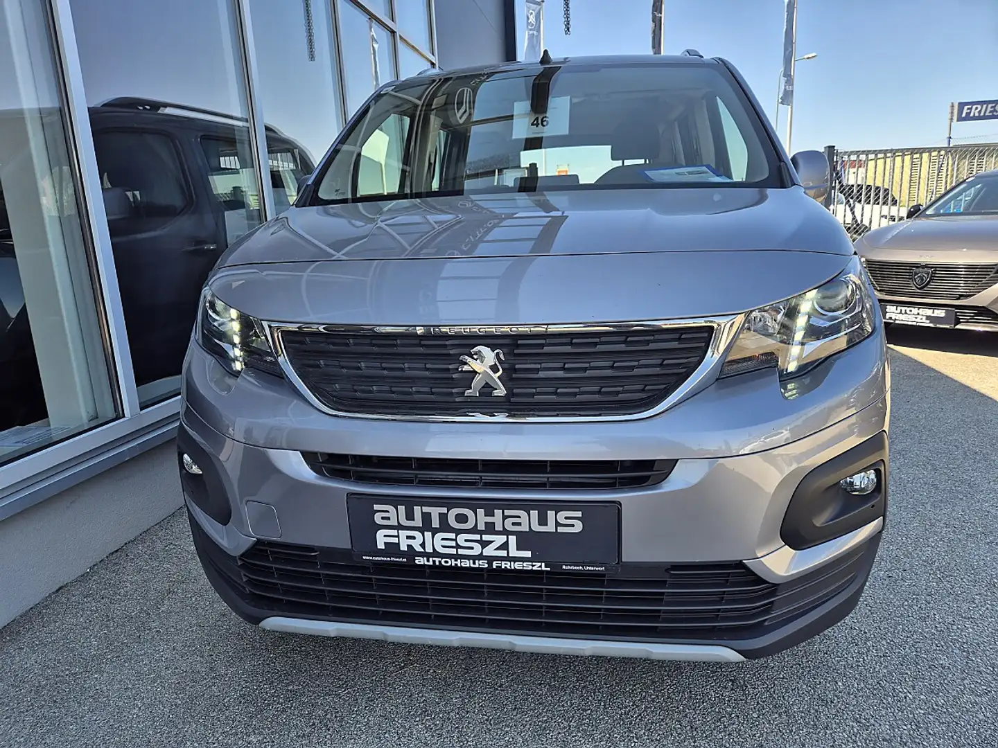 Peugeot Rifter 1,5 BlueHDI 130 S&S Allure Grau - 2