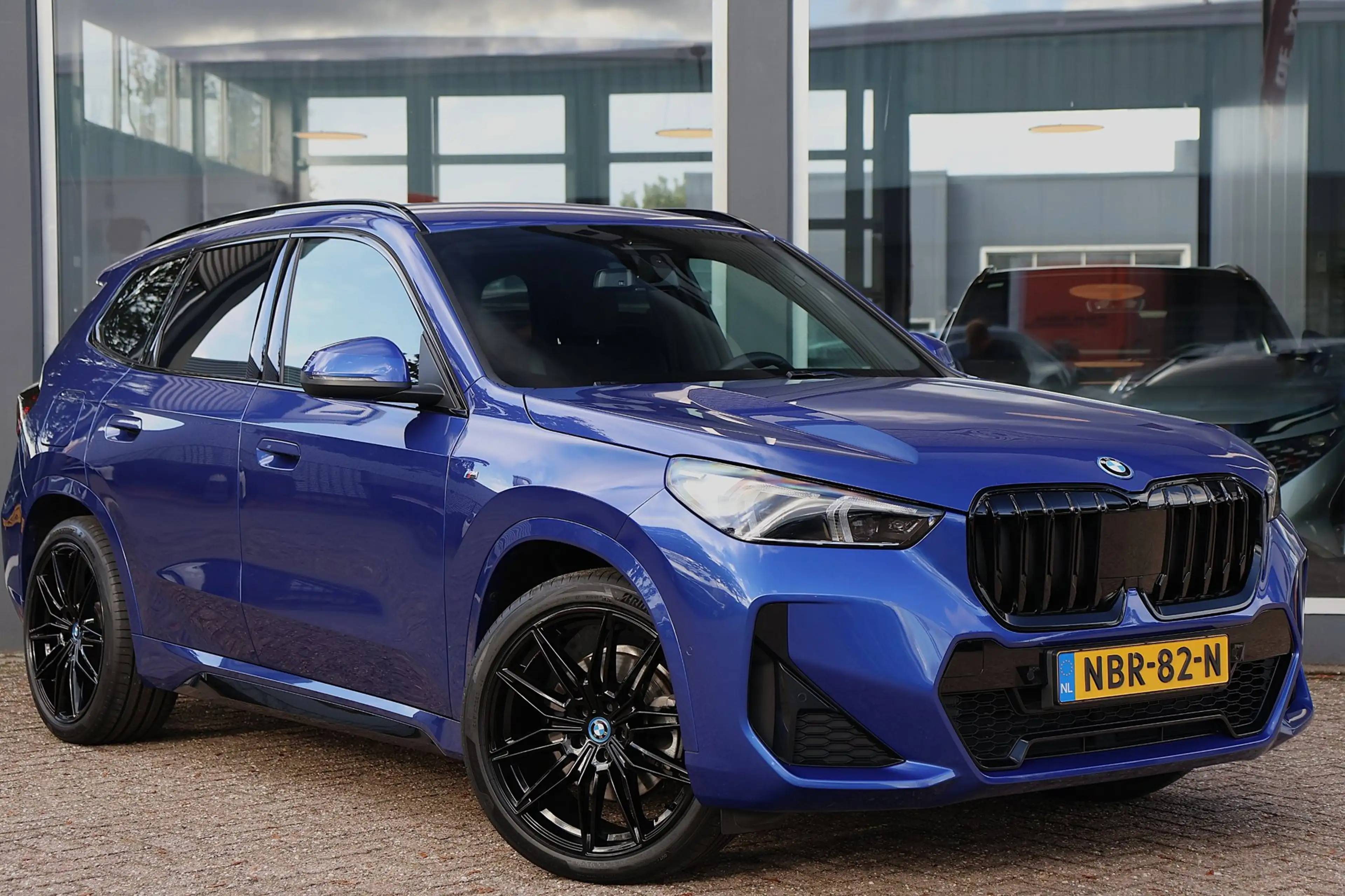 BMW X1 XDrive25e M-Sport 20 Inch Black Edition — photo 3