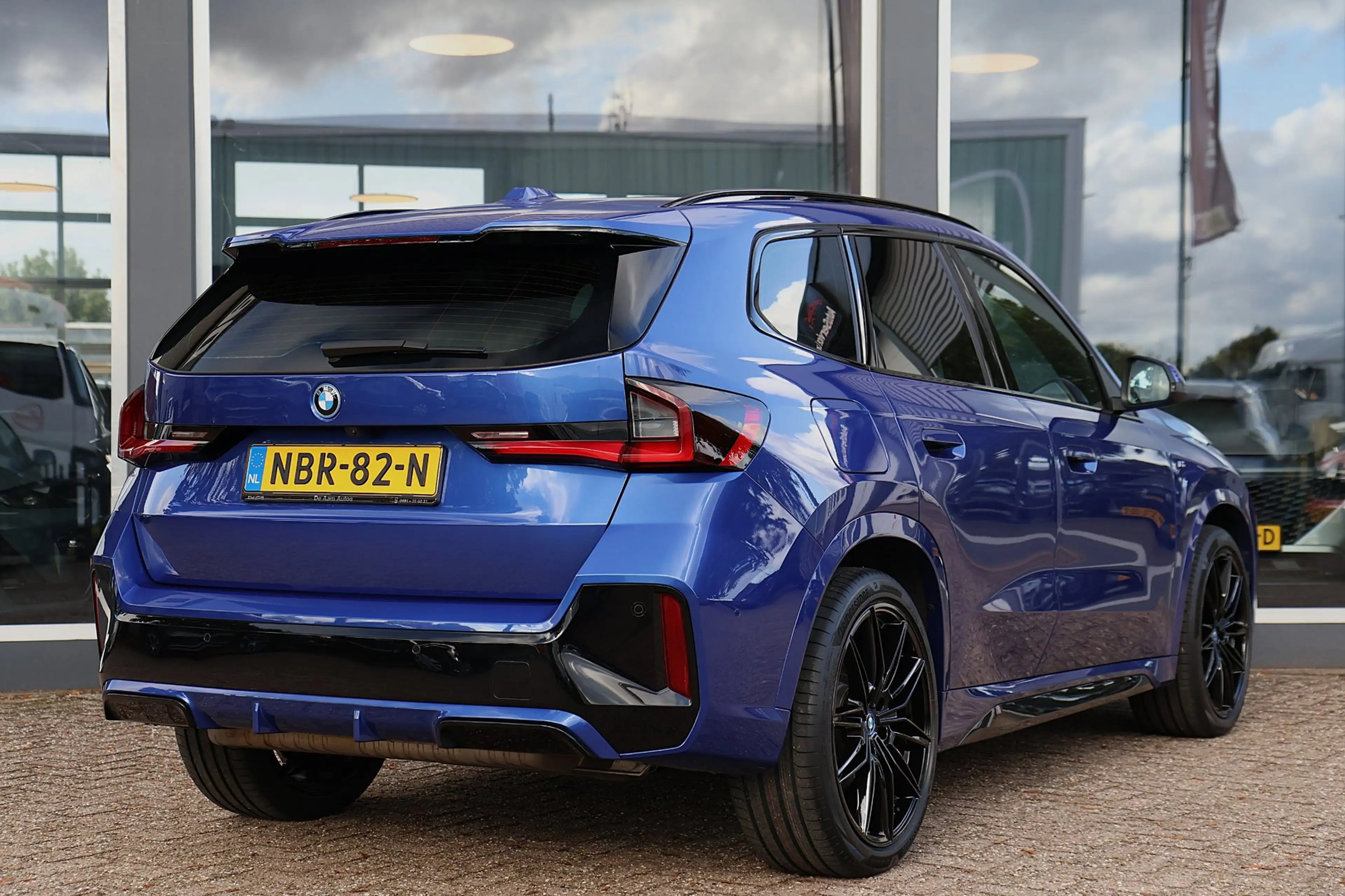 BMW X1 XDrive25e M-Sport 20 Inch Black Edition — photo 4
