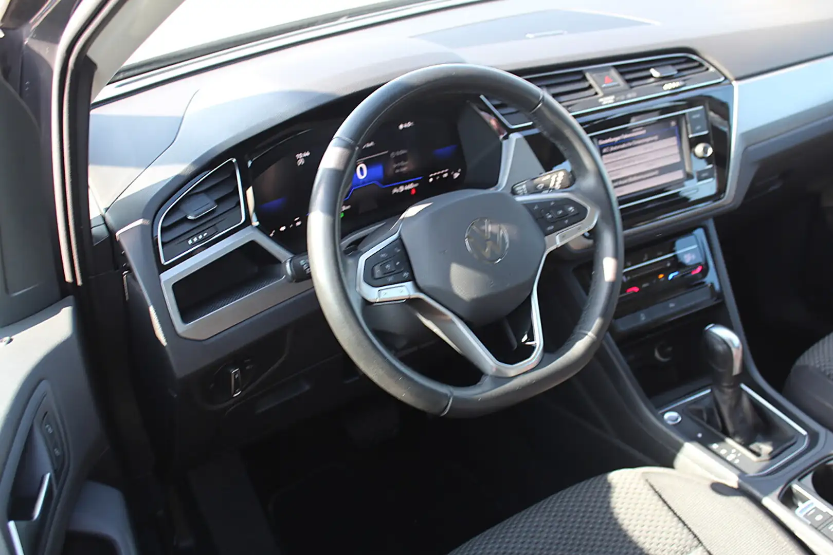 Volkswagen Touran Comfortline 2,0 BMT TDI DSG Digitacho ACC Front... Grau - 2