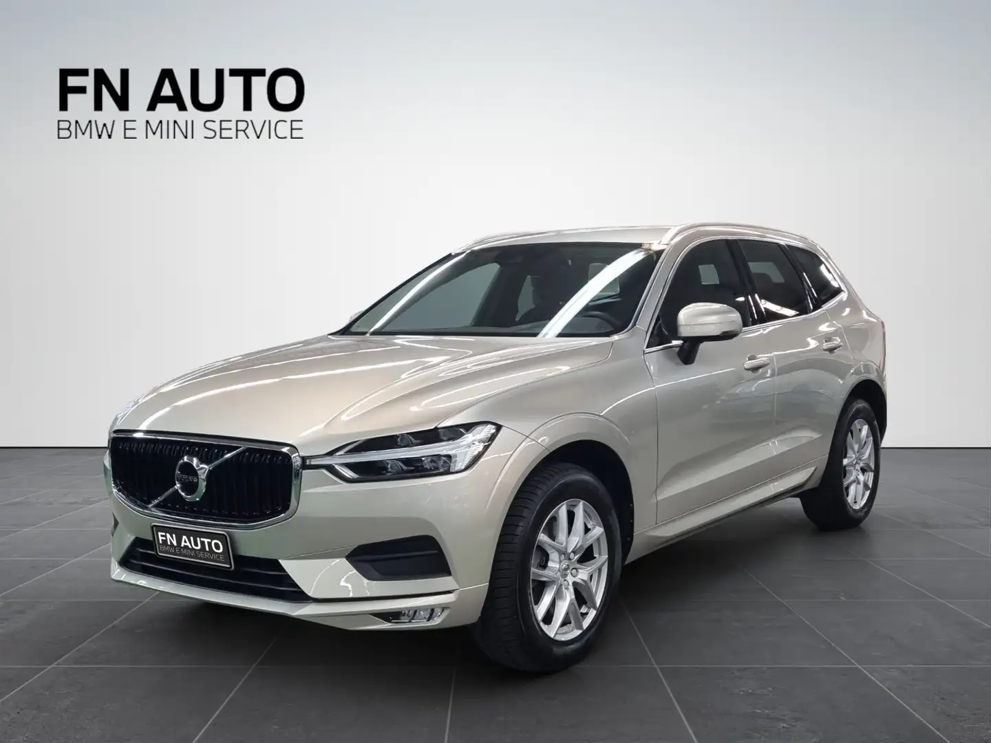 Volvo XC60 XC60 B4 (d) AWD Geartronic Momentum Pro Beige - 1