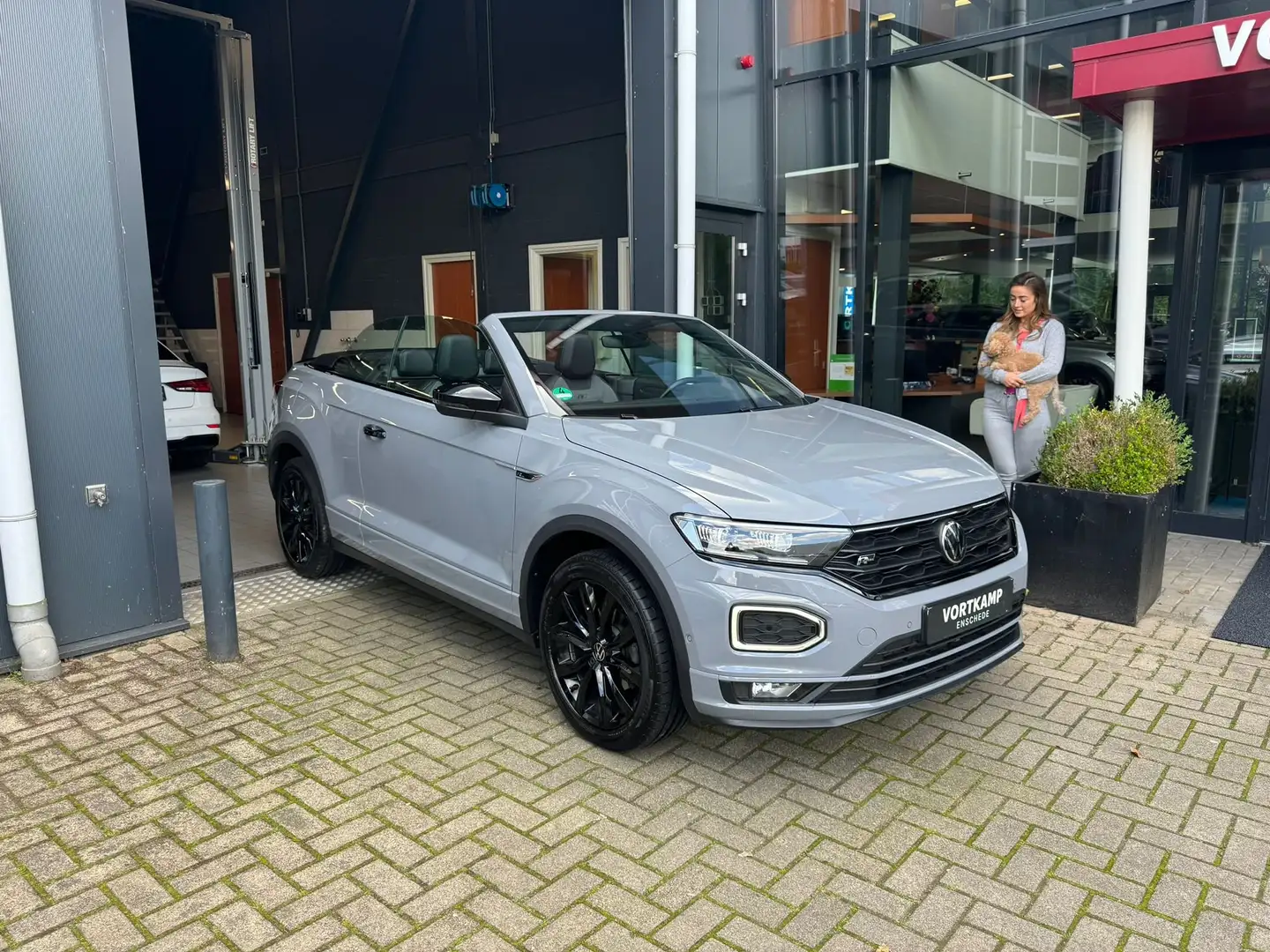 Volkswagen T-Roc T-Roc 1.5 TSI R-Line Grijs - 1
