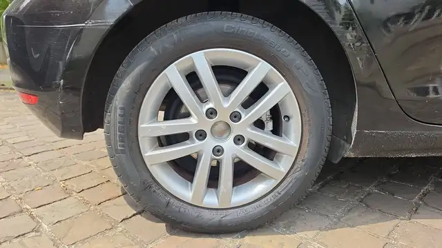 Volkswagen Golf view 16