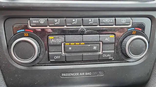 Volkswagen Golf view 13