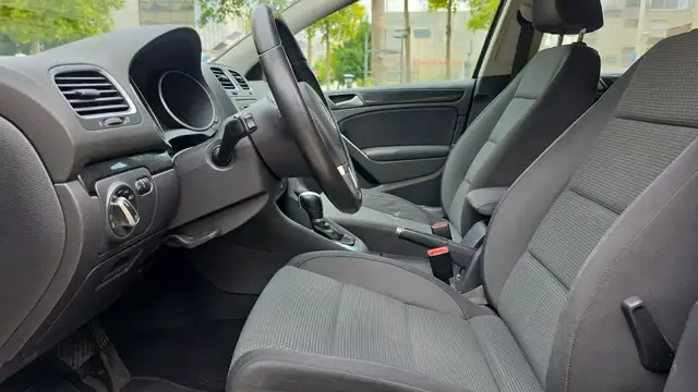 Volkswagen Golf view 25