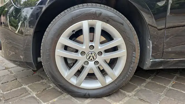 Volkswagen Golf view 18
