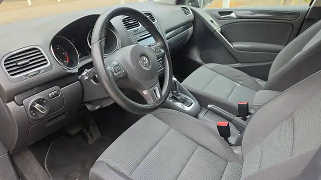 Volkswagen Golf view 8