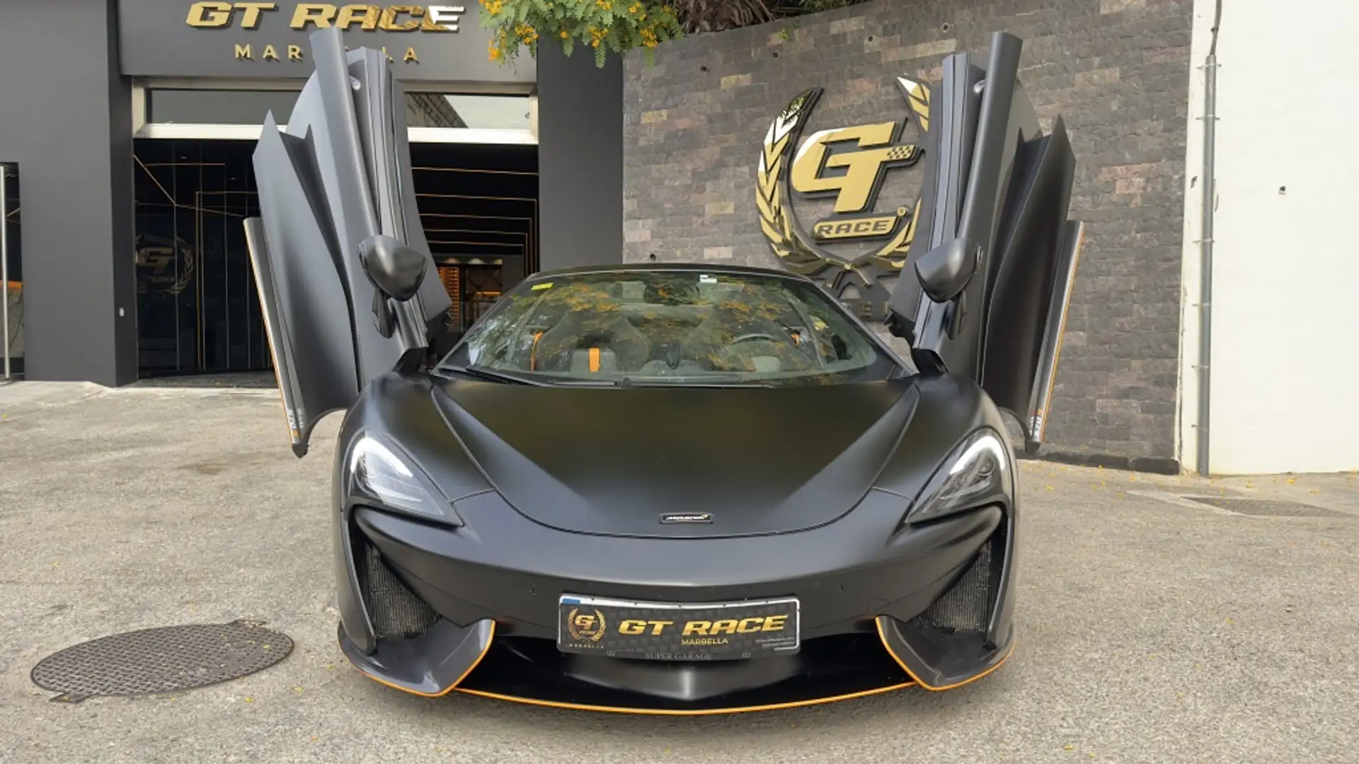 McLaren 570S Spider Noir - 1