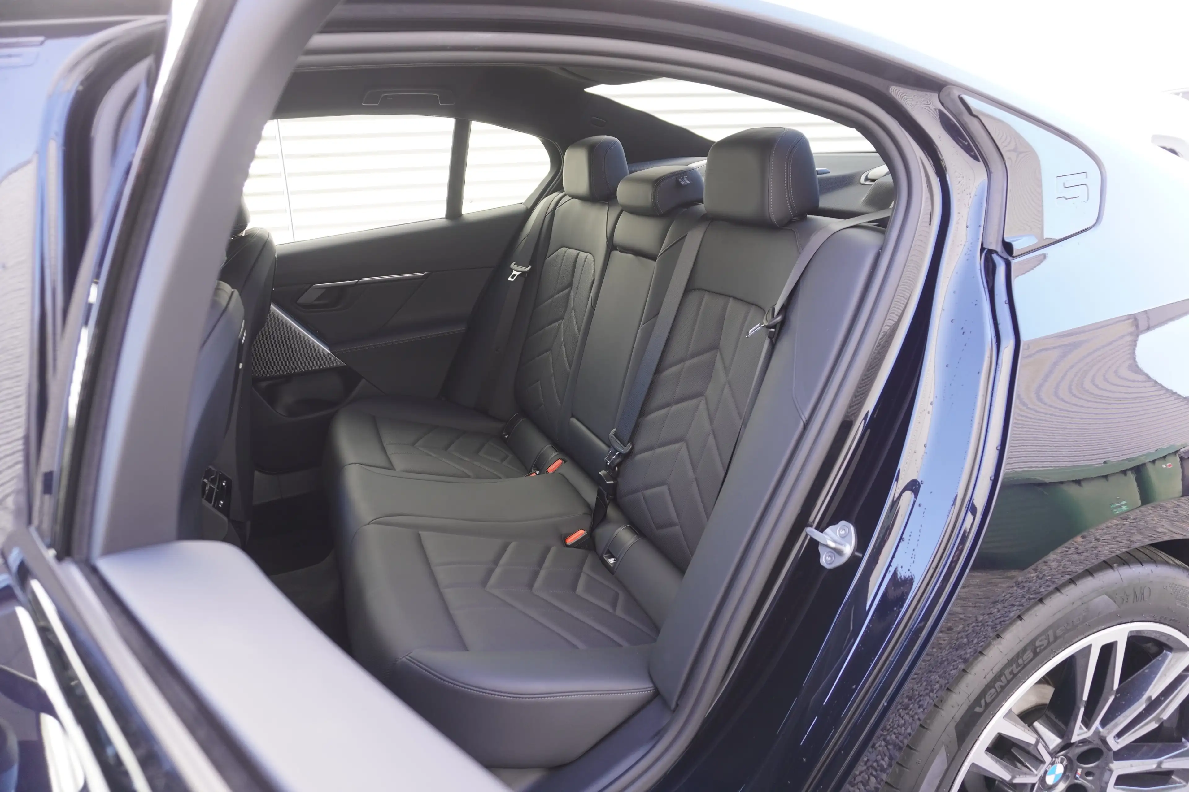 BMW 520 d Limousine M Sport ACC Komfortsitze Kamera Curved — photo 15
