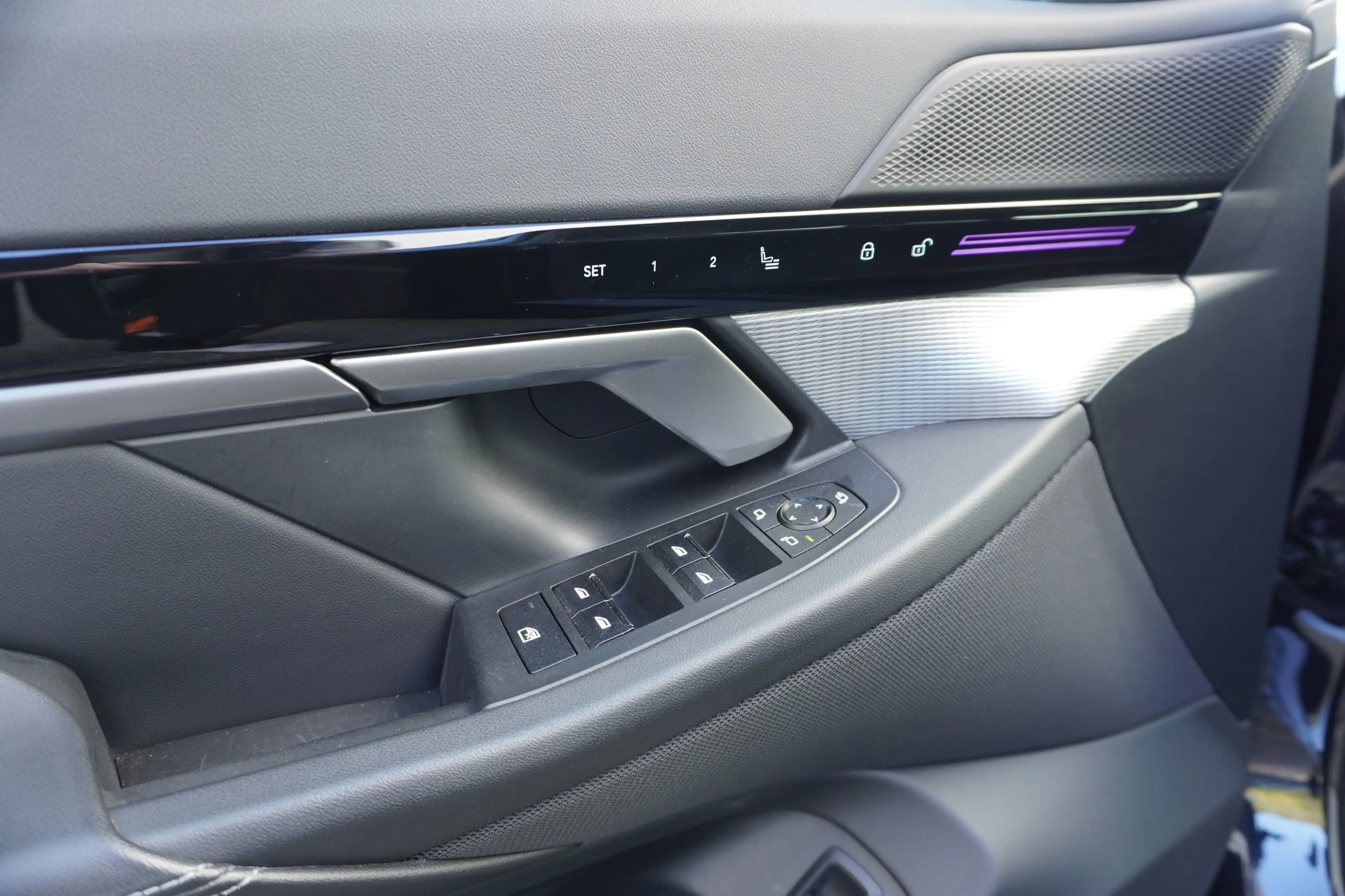 BMW 520 d Limousine M Sport ACC Komfortsitze Kamera Curved — photo 13