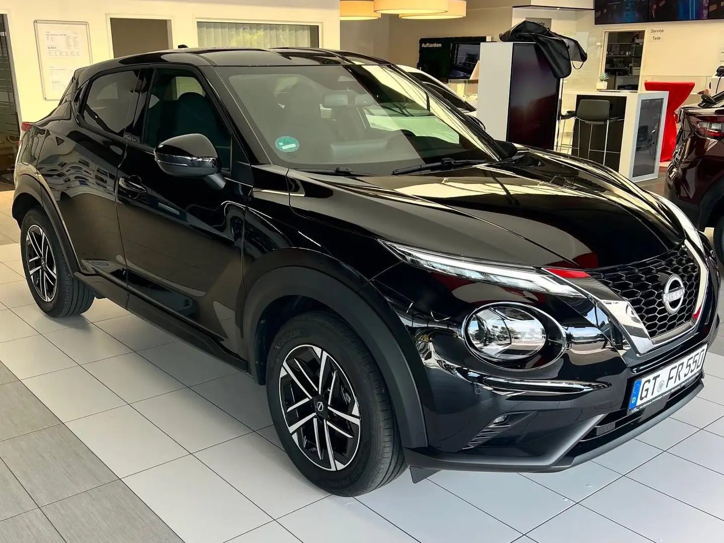 Nissan Juke N-Connecta Schwarz - 1