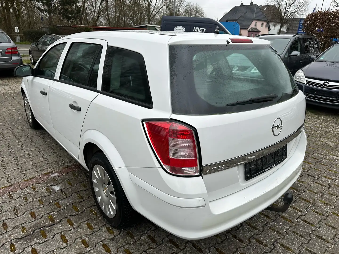 Opel Astra 1.4 Caravan Edition Tüv bis 05 2025 Weiß - 2