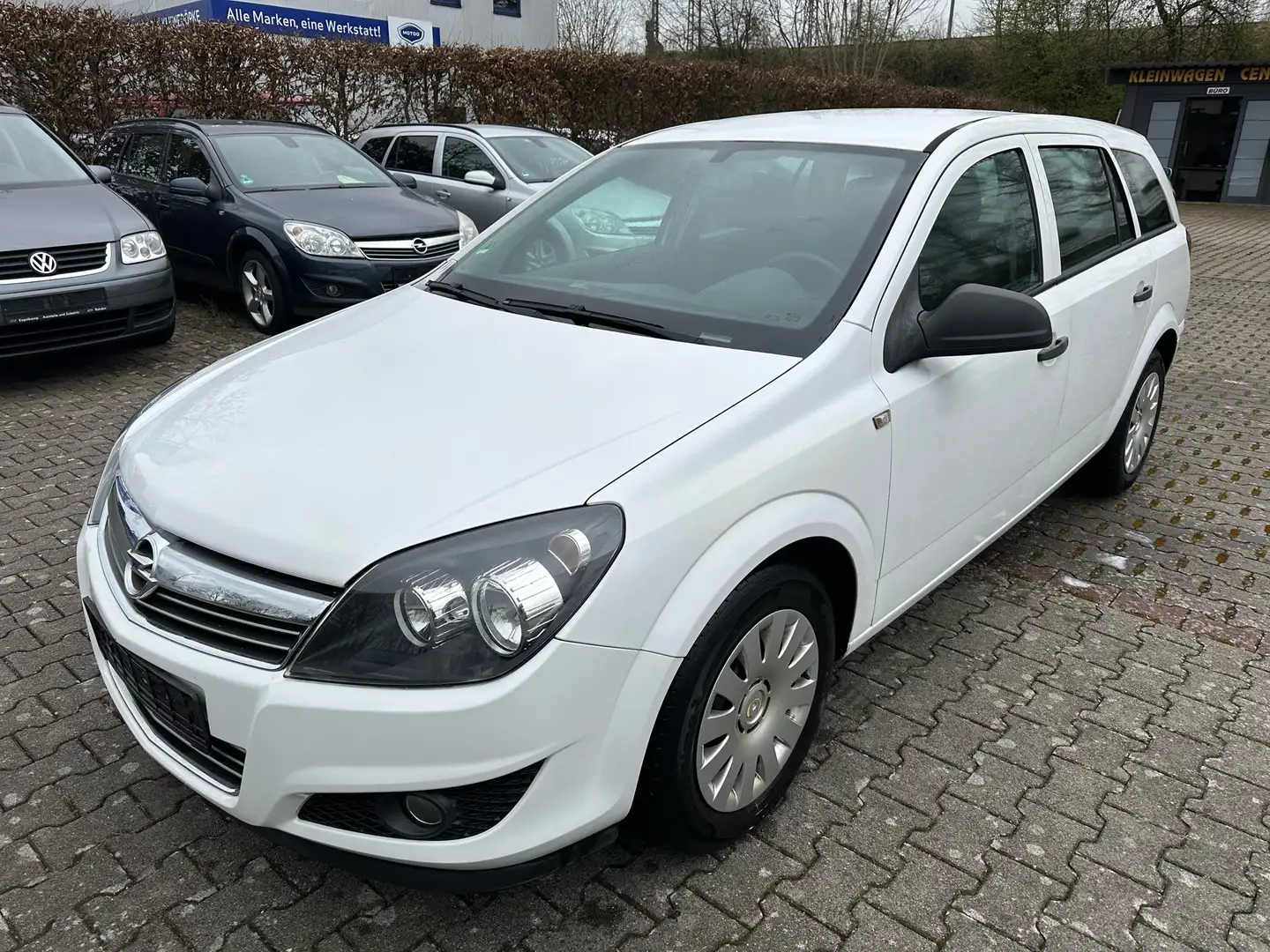 Opel Astra 1.4 Caravan Edition Tüv bis 05 2025 Weiß - 1
