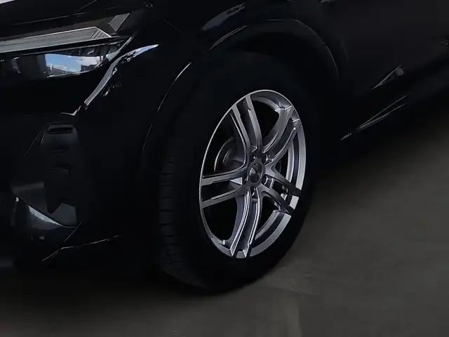 Audi Q4 E-Tron view 11