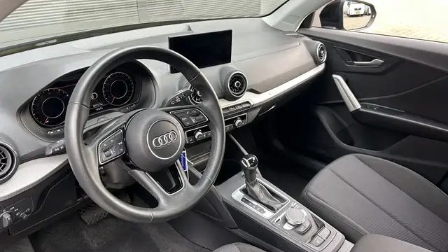 Audi Q2 view 7