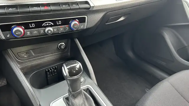 Audi Q2 view 13