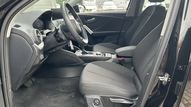 Audi Q2 view 9
