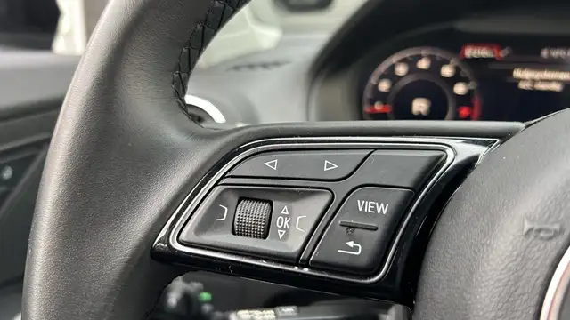 Audi Q2 view 18