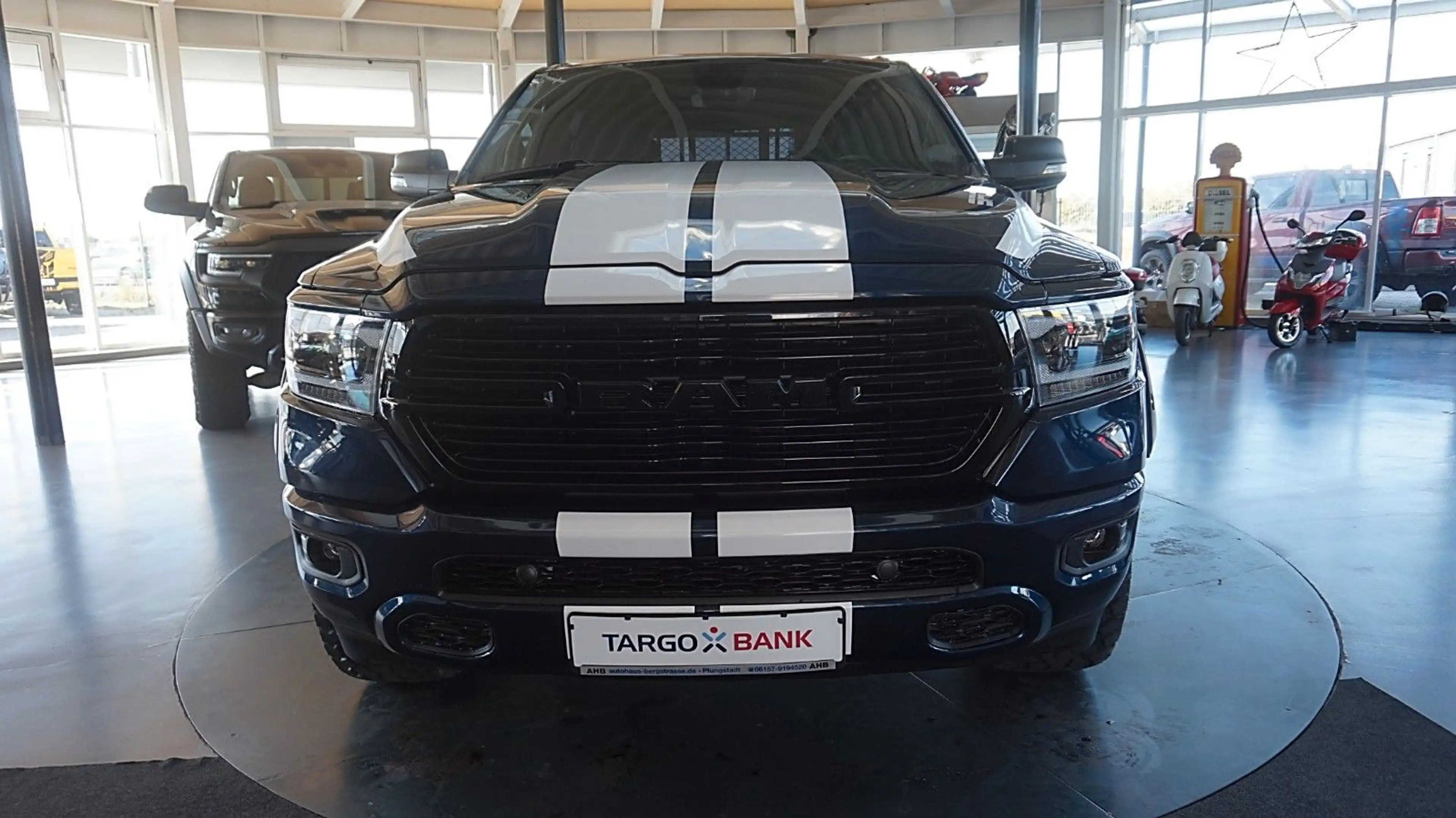 Dodge RAM 1500 HEMI 5.7l Crew-Cab*4x4*Navi*Alu20*AHK — photo 2
