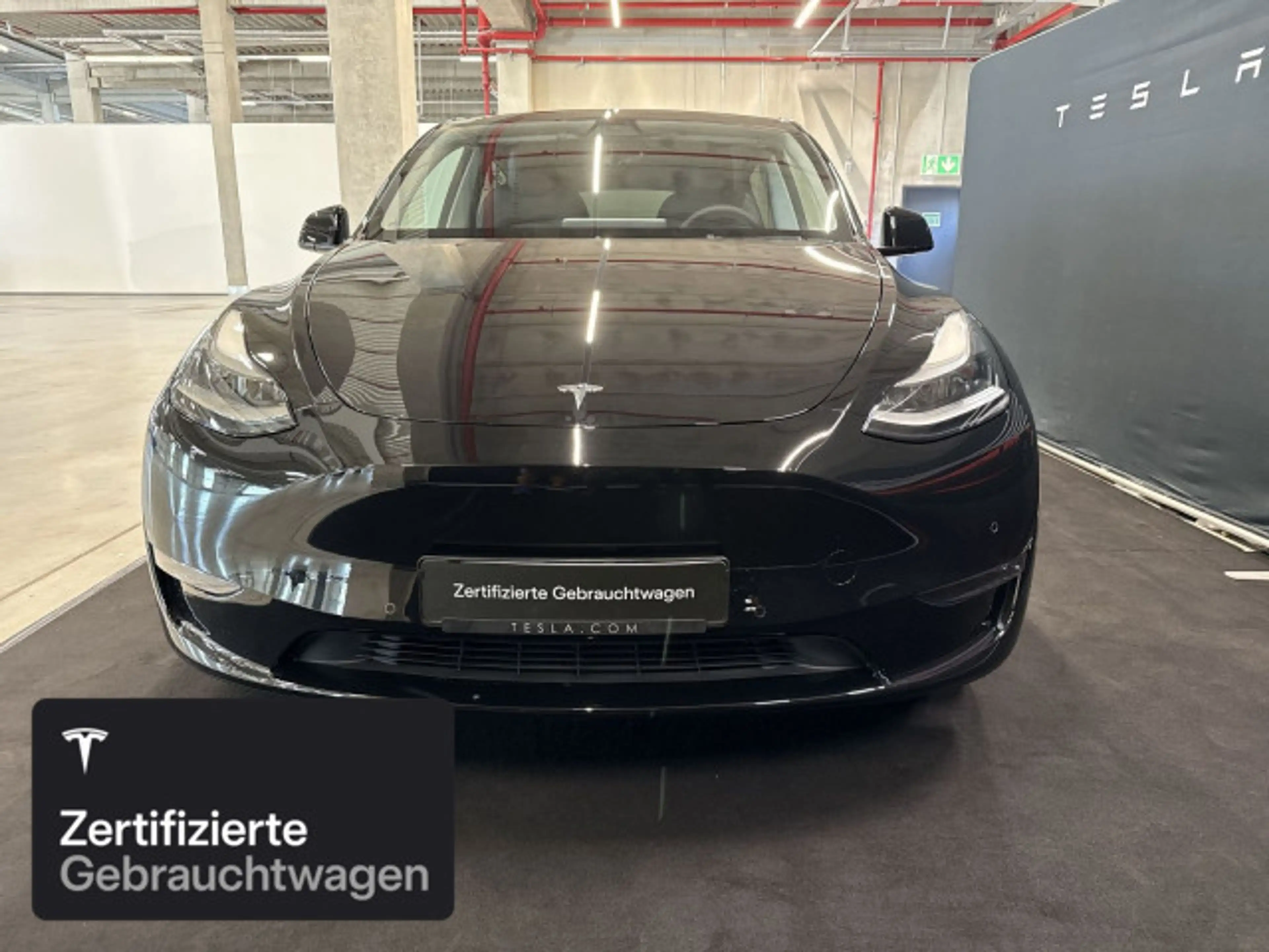 Tesla Model Y Long Range AWD — photo 3