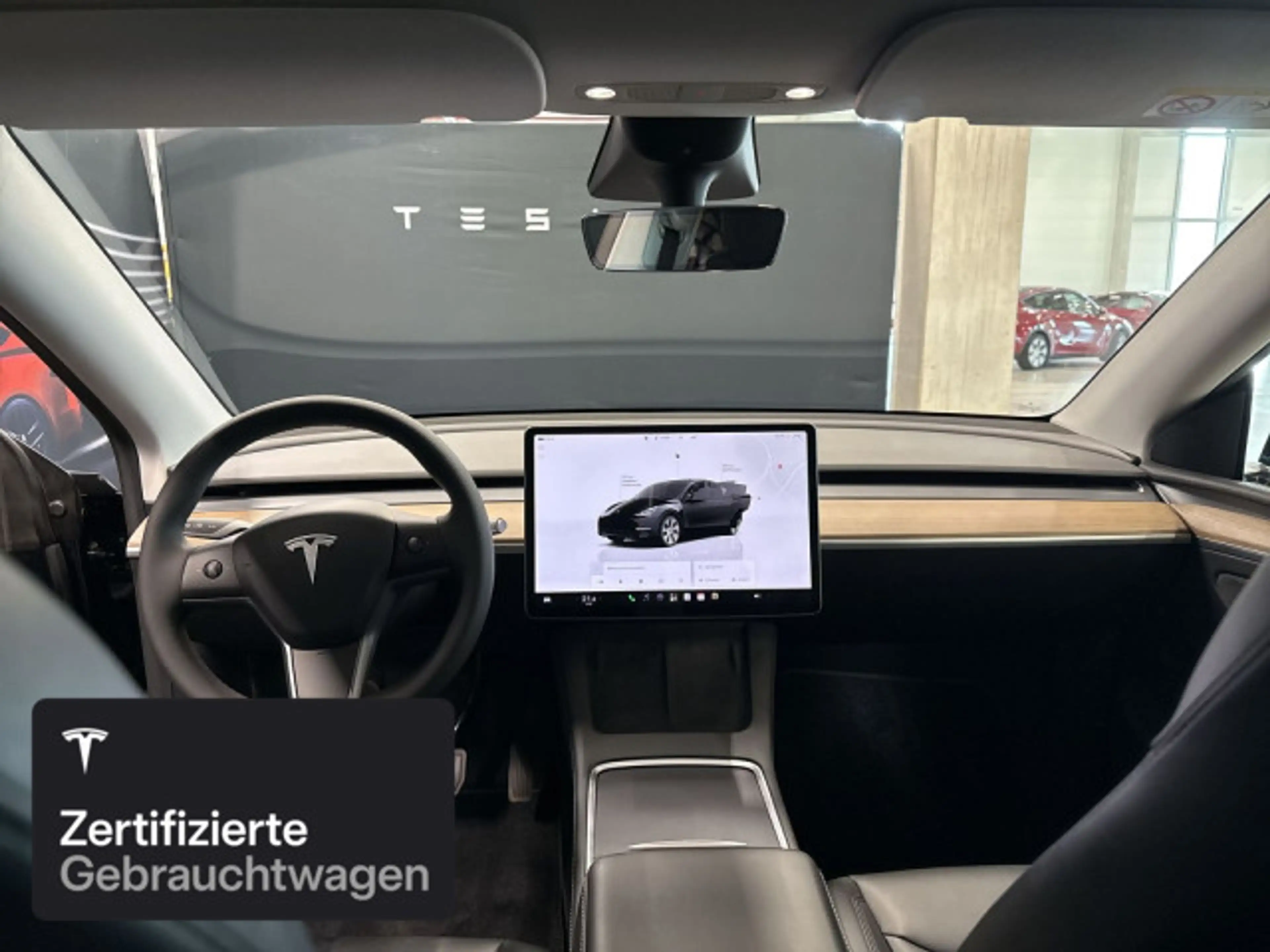 Tesla Model Y Long Range AWD — photo 13